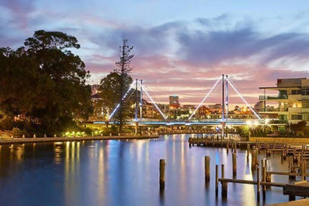 Boutique 2BR Apartment close to Optus Stadium & CBD
