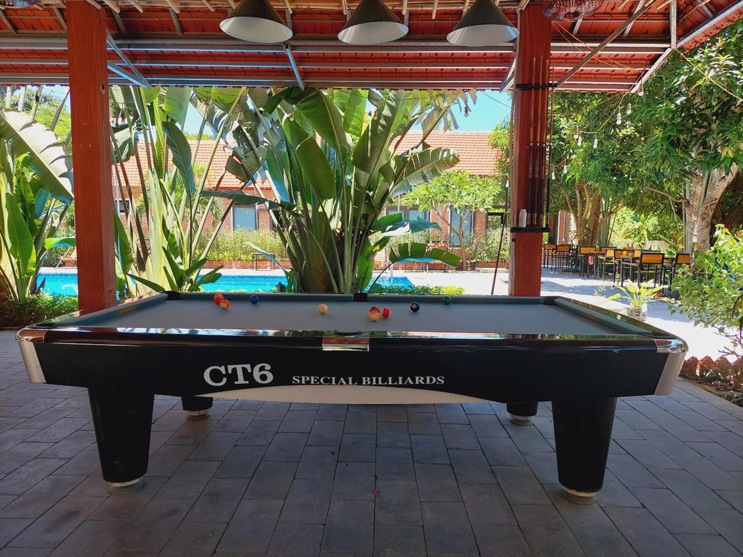 Ninh Binh Mountain Side Homestay & Cafe