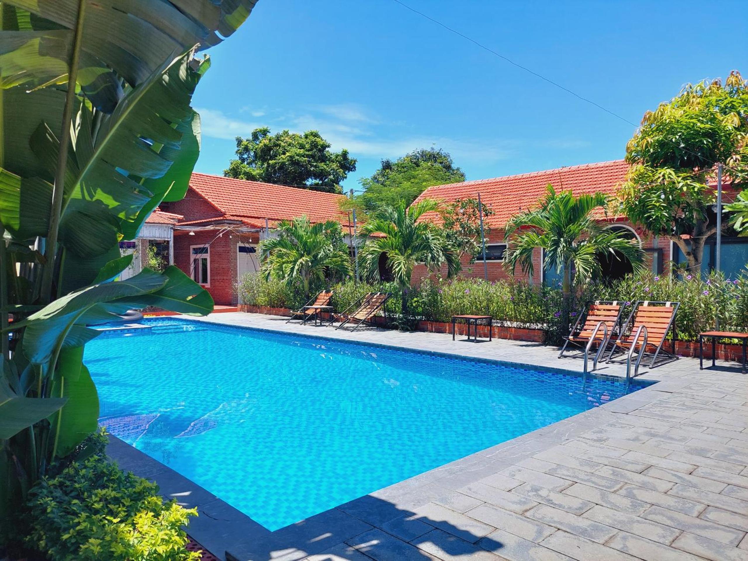 Ninh Binh Mountain Side Homestay & Cafe