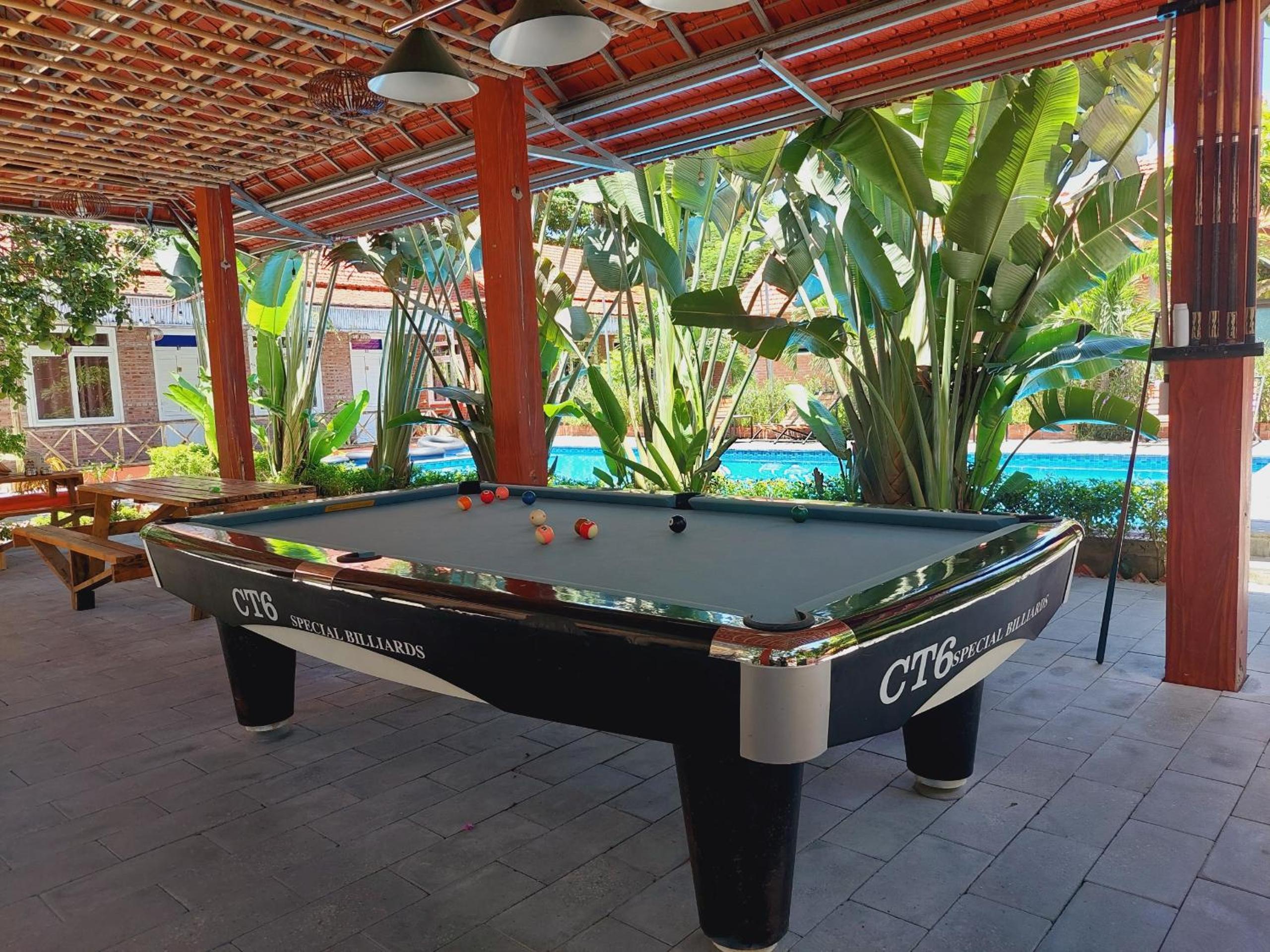 Ninh Binh Mountain Side Homestay & Cafe