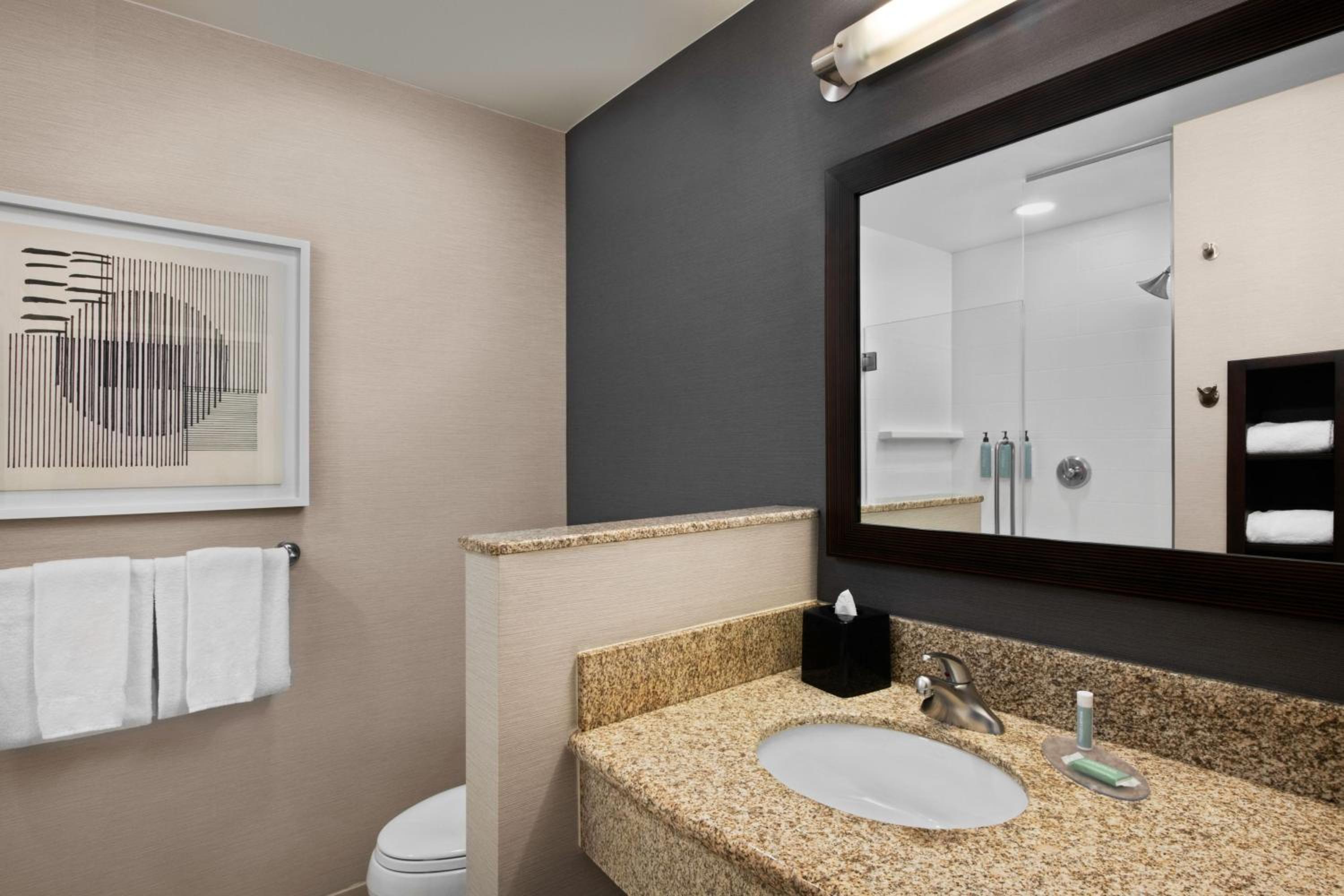 Kansas City Vacations - Courtyard Kansas City at Briarcliff - Property Image 22