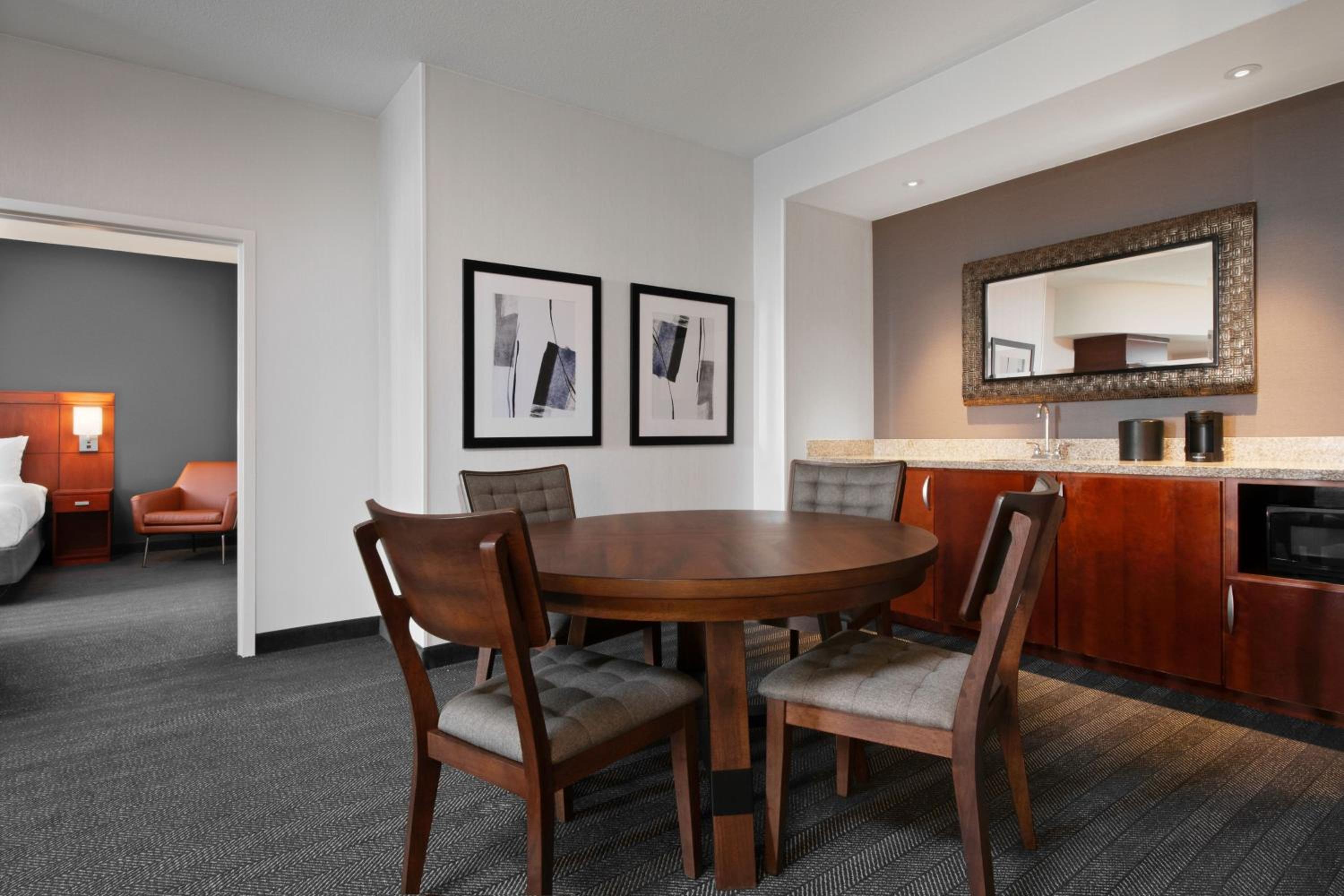 Kansas City Vacations - Courtyard Kansas City at Briarcliff - Property Image 5