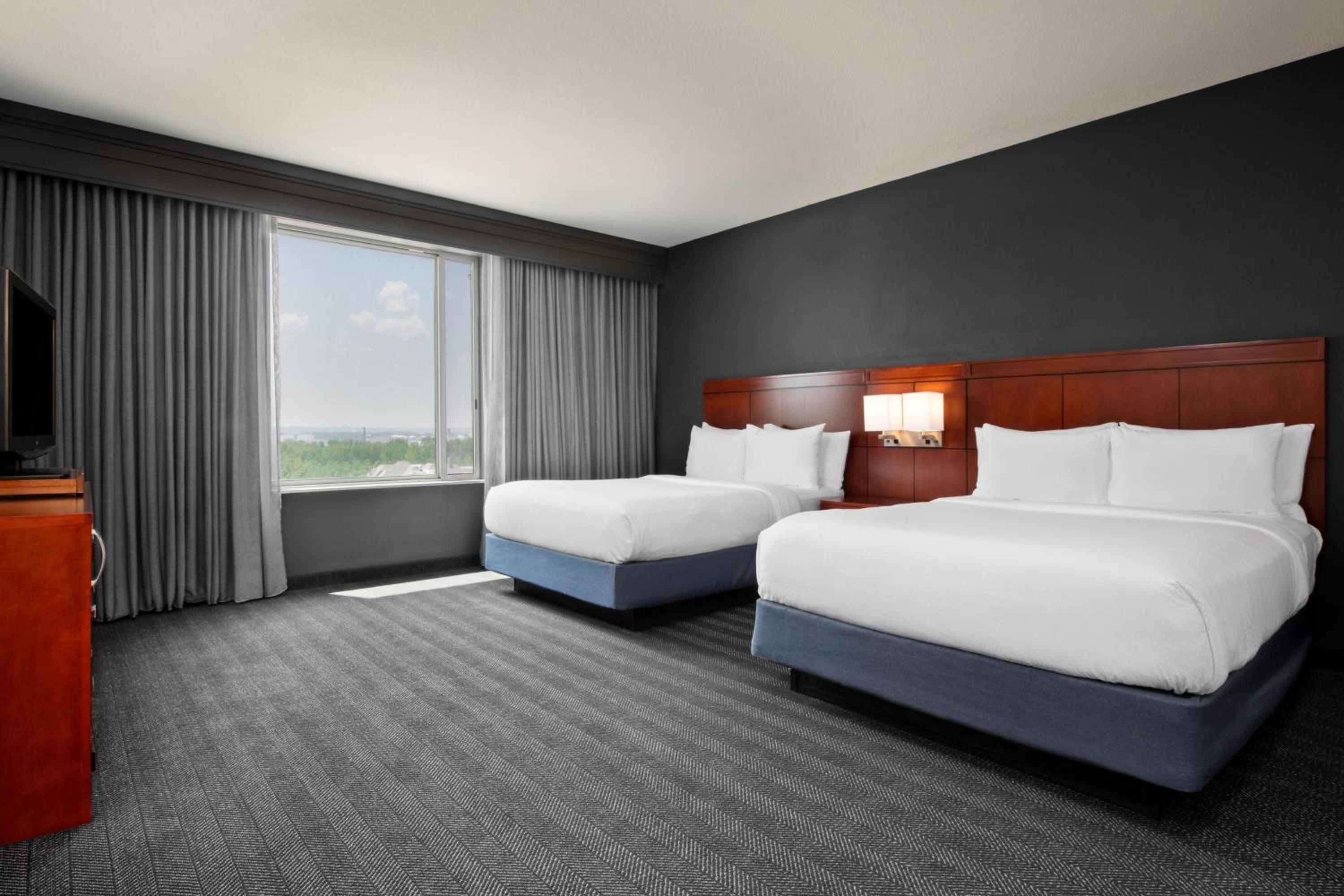 Kansas City Vacations - Courtyard Kansas City at Briarcliff - Property Image 4