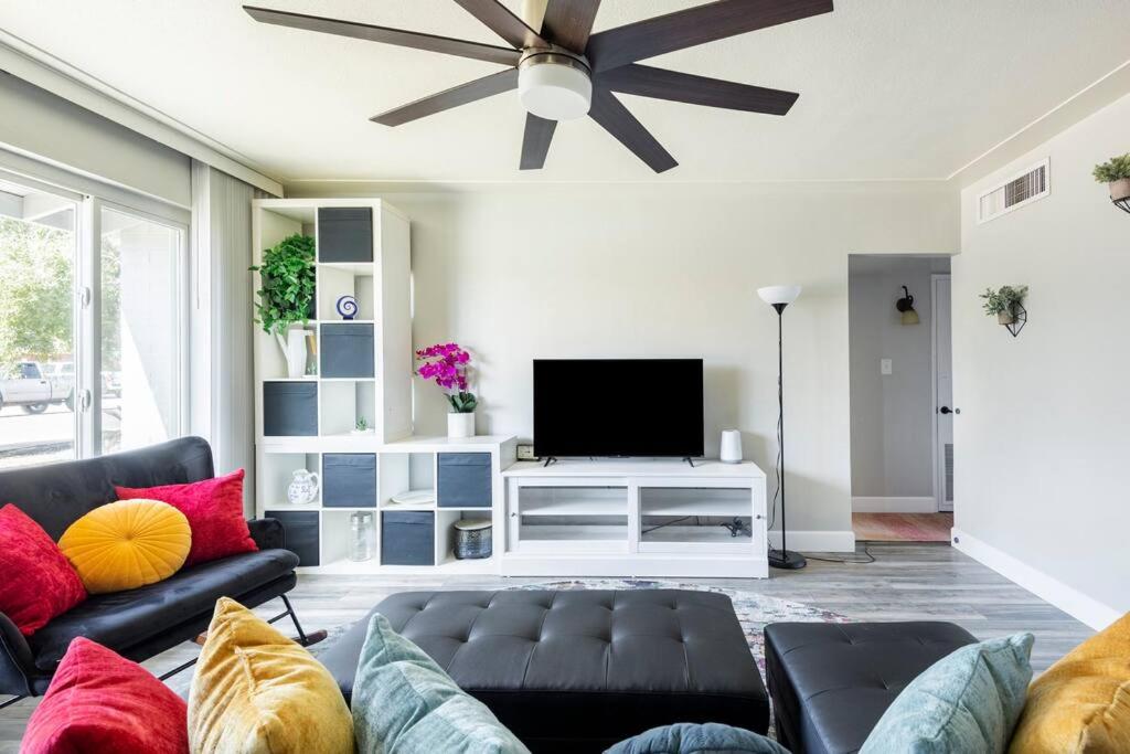 Cute Midcentury Modern view 5