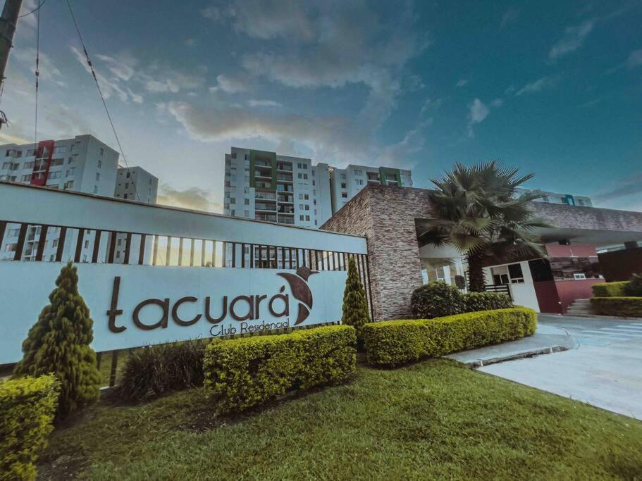 Moderno apto en club residencial