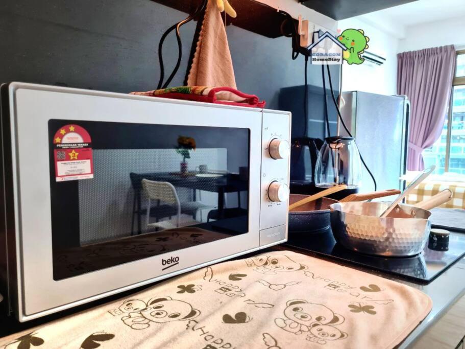 Mr Brown's lovely studio with balcony Palazio by GDRAGON HomeStay