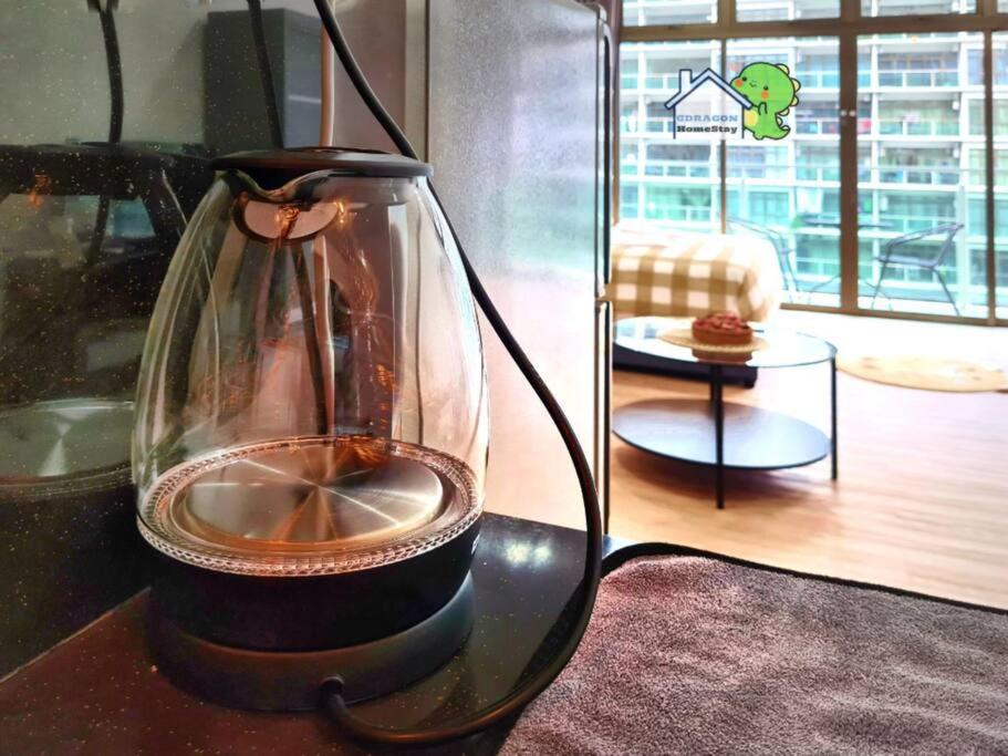 Mr Brown's lovely studio with balcony Palazio by GDRAGON HomeStay