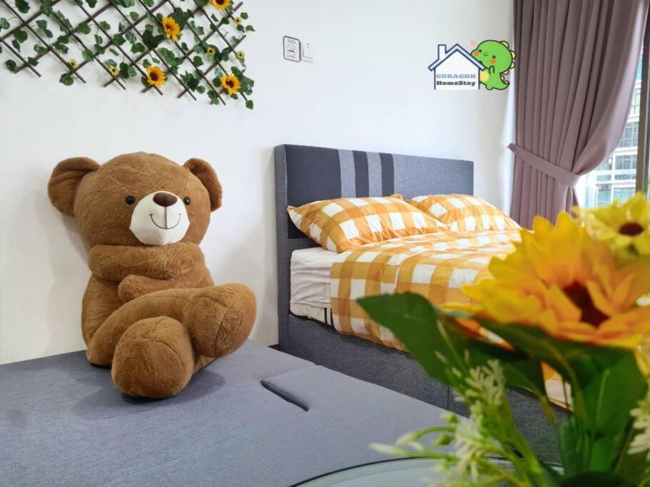 Mr Brown's lovely studio with balcony Palazio by GDRAGON HomeStay