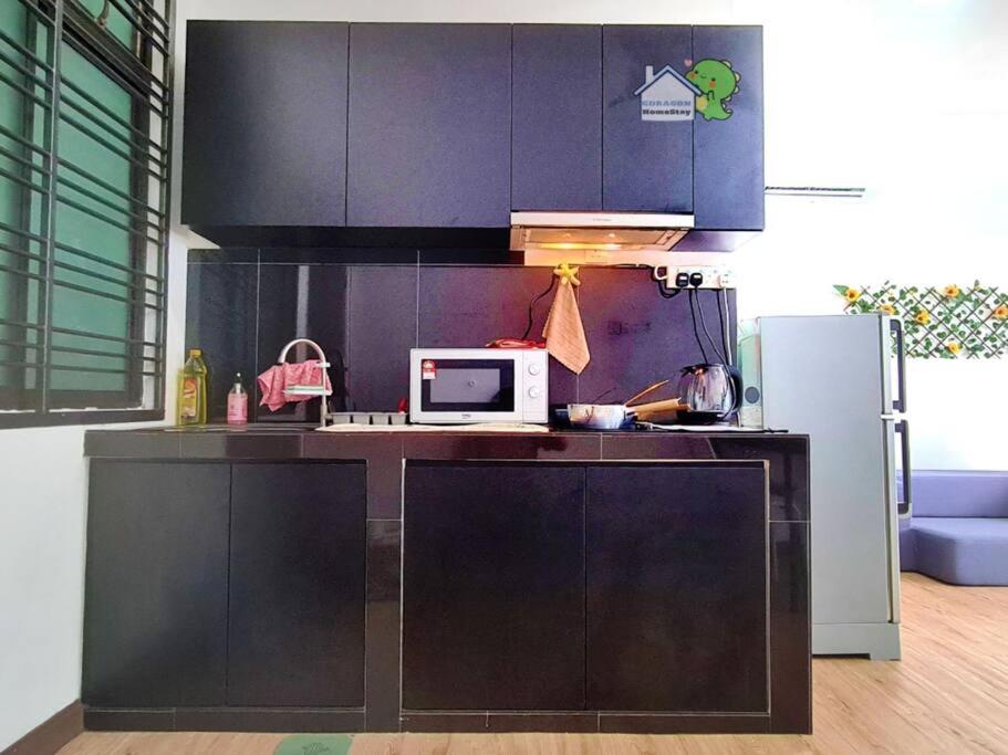 Mr Brown's lovely studio with balcony Palazio by GDRAGON HomeStay