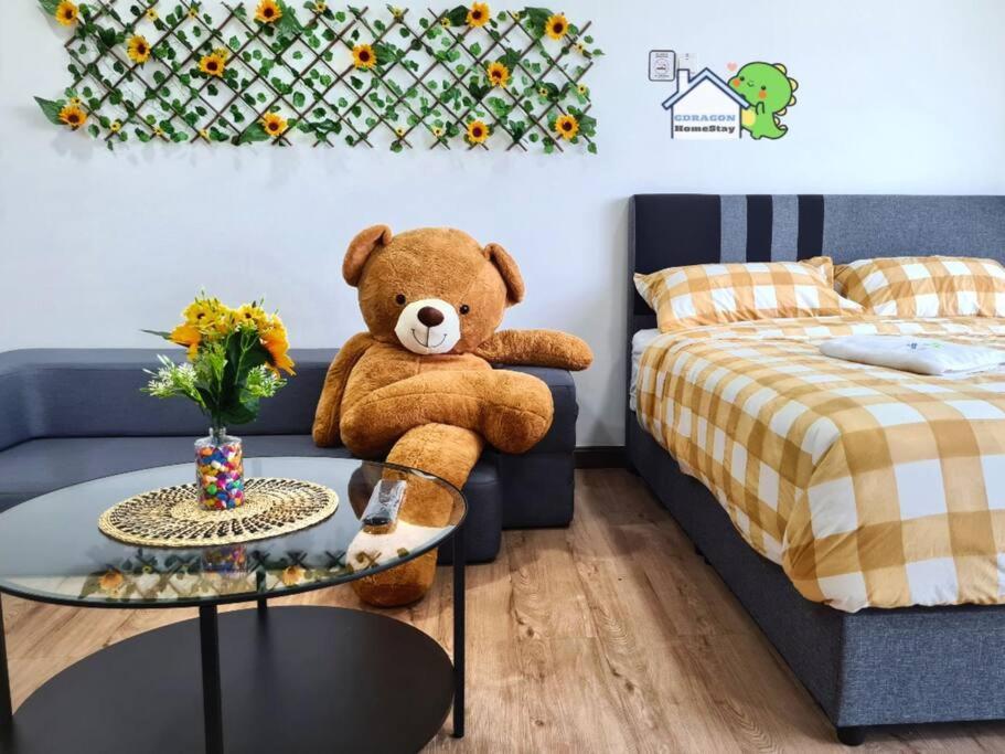 Mr Brown's lovely studio with balcony Palazio by GDRAGON HomeStay