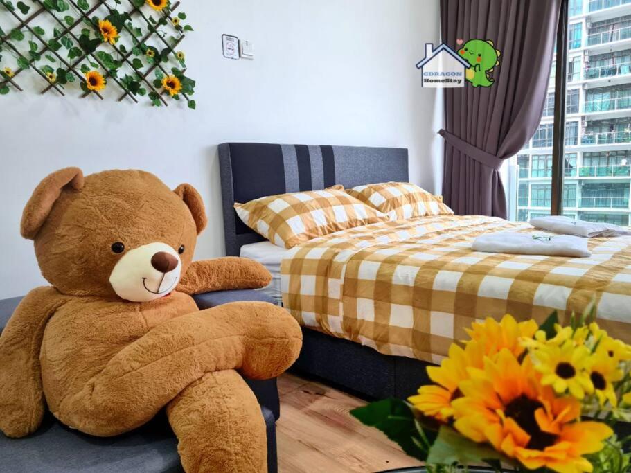 Mr Brown's lovely studio with balcony Palazio by GDRAGON HomeStay