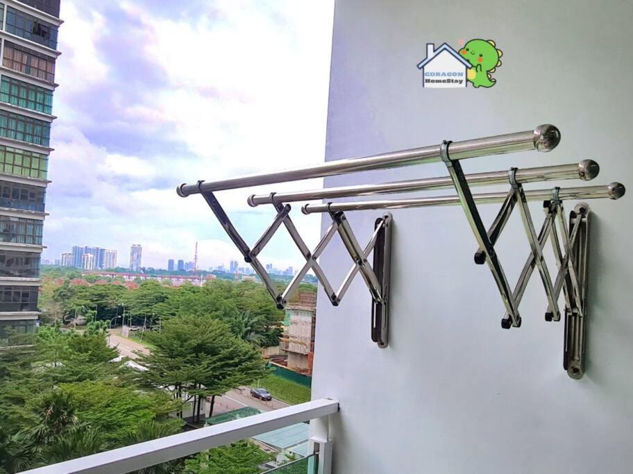 Mr Brown's lovely studio with balcony Palazio by GDRAGON HomeStay