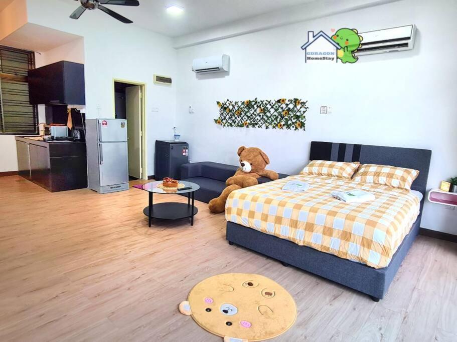 Mr Brown's lovely studio with balcony Palazio by GDRAGON HomeStay