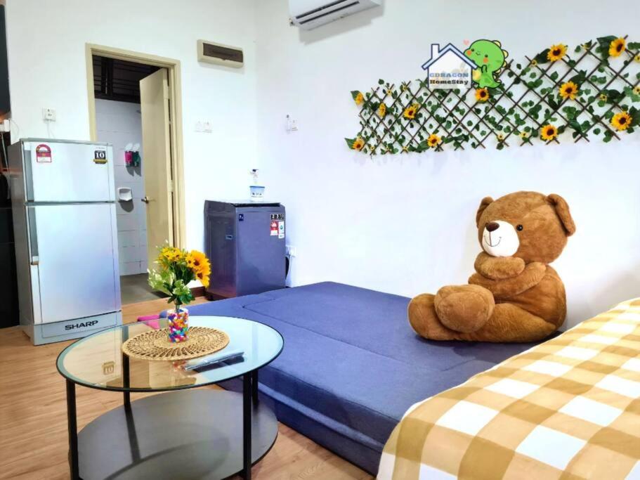 Mr Brown's lovely studio with balcony Palazio by GDRAGON HomeStay