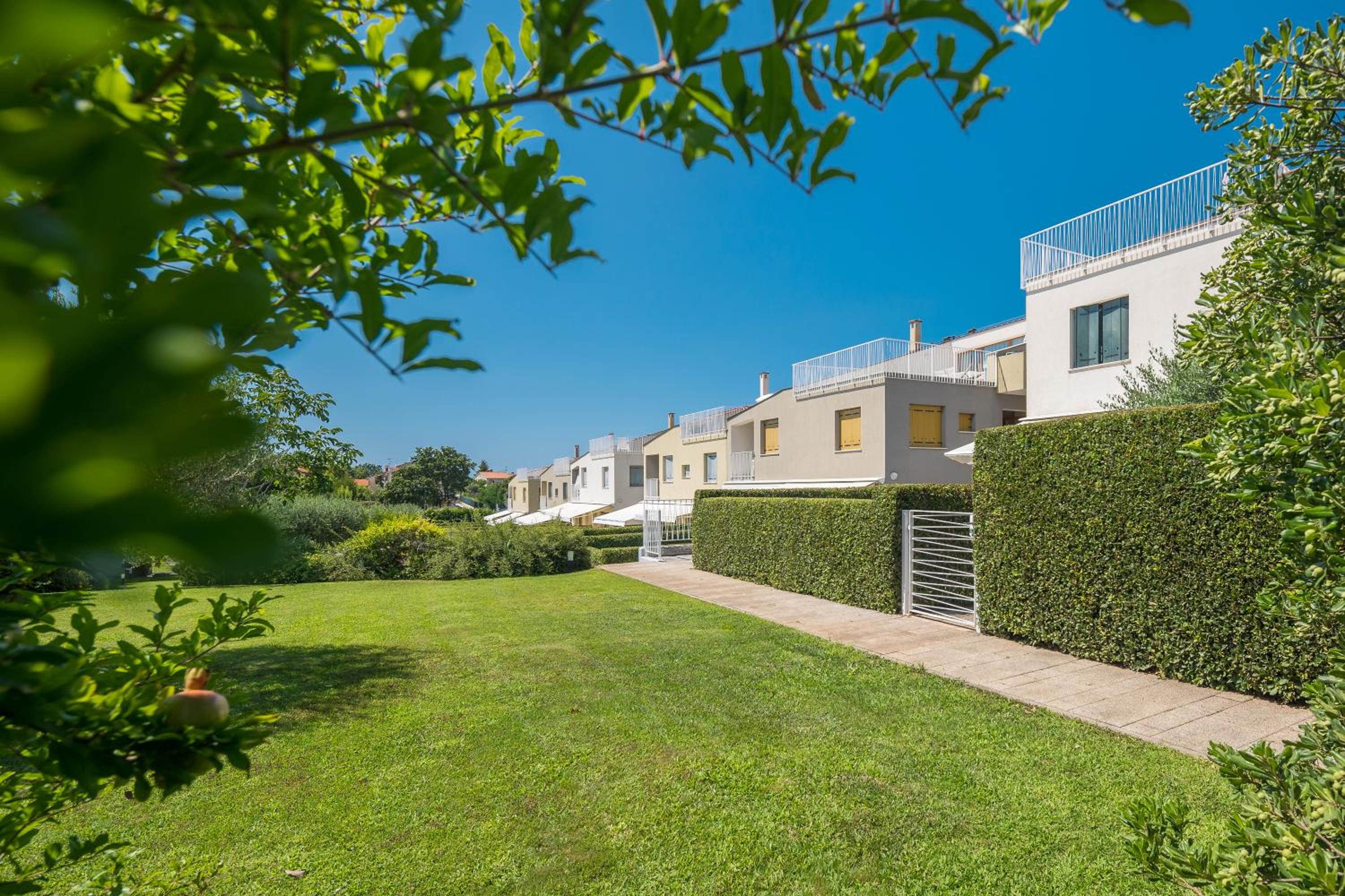 Maj Premium Residence - Property Image 32