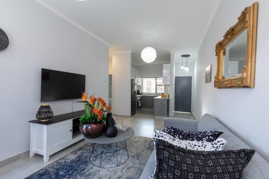 One More Night Apartment E203