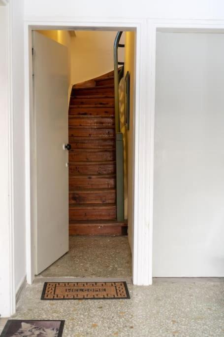 Penthouse wt private patio 1st floor 3 rooms 65sqm