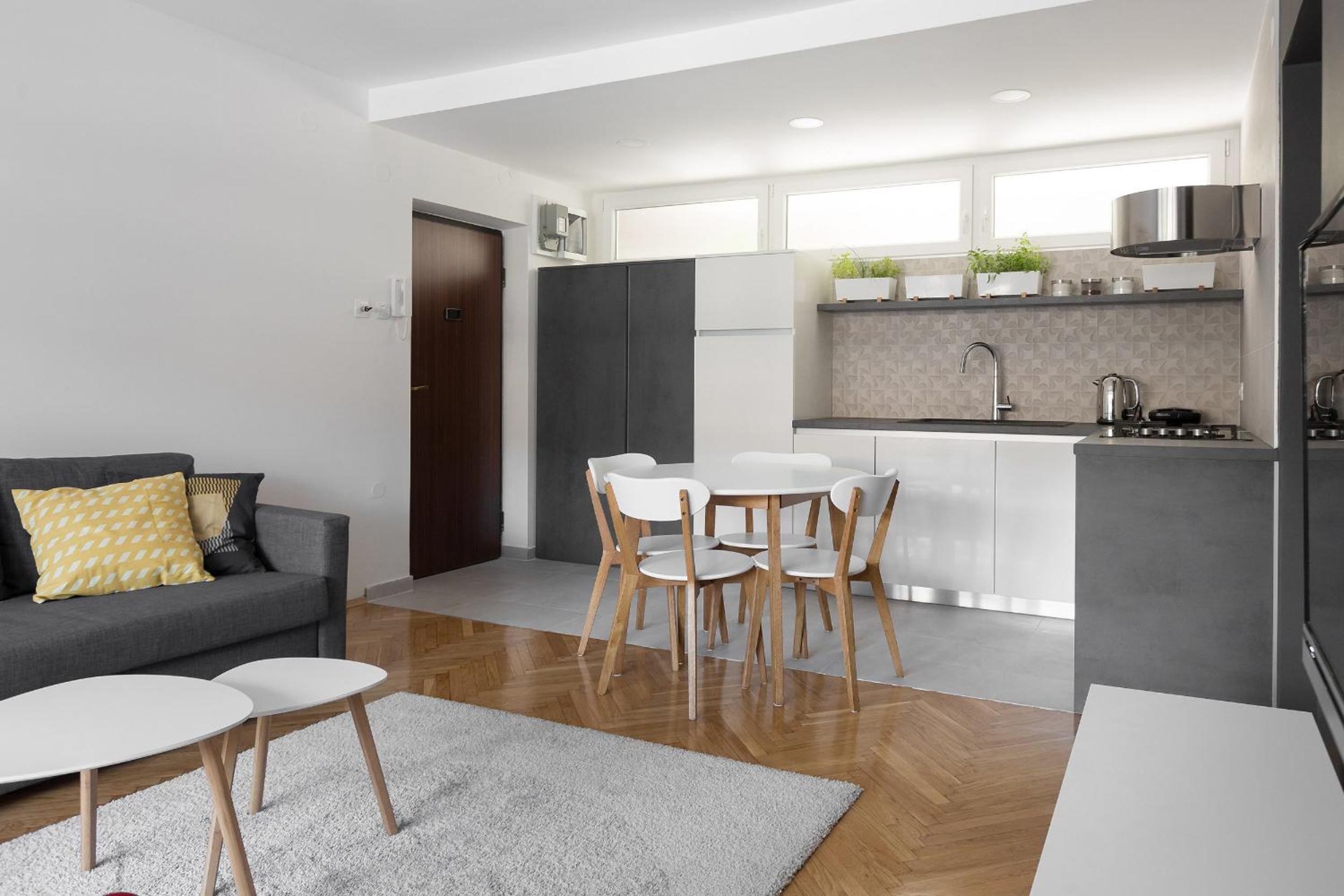 Miramare en Zagreb — kitchen