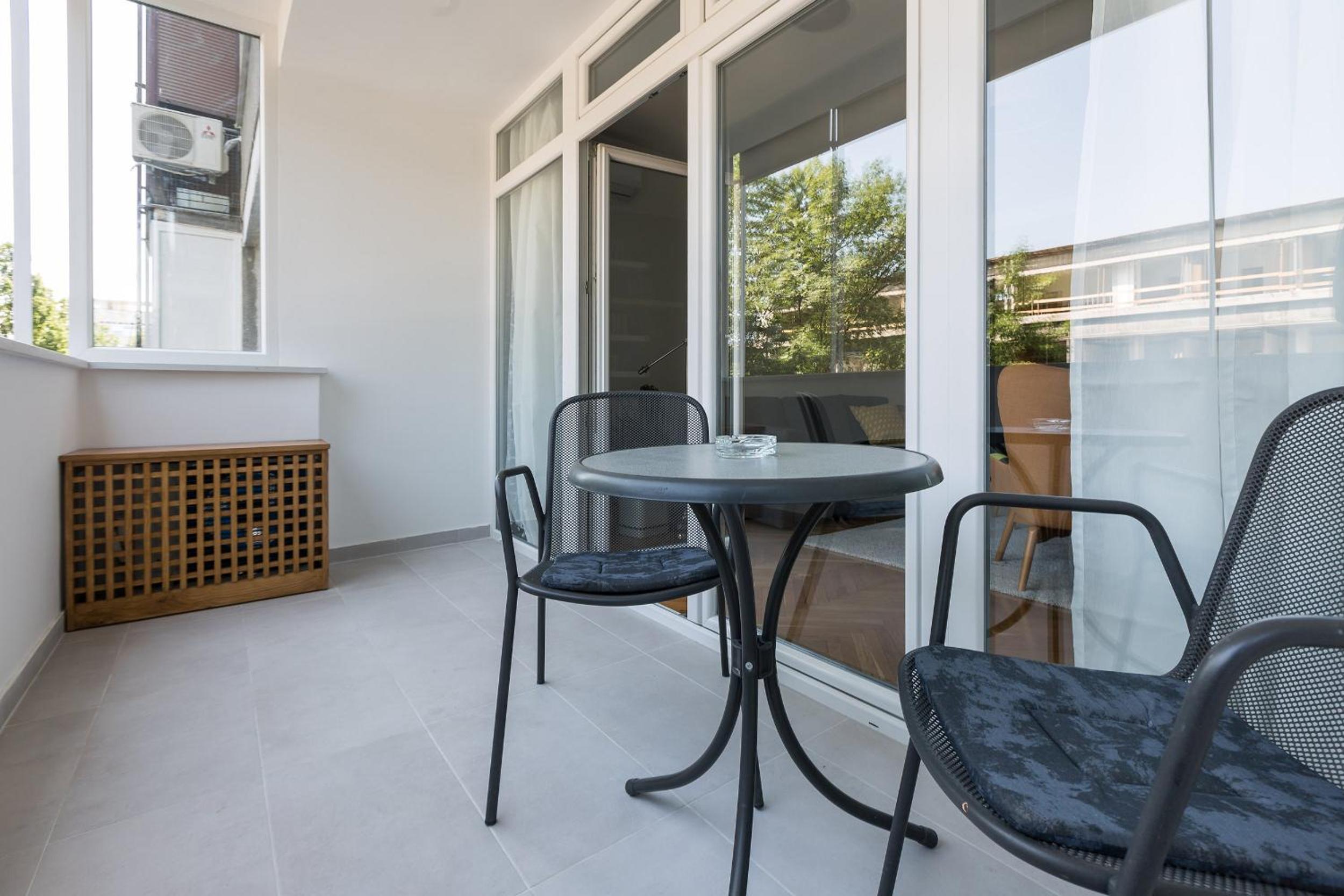 Miramare en Zagreb — balance & terrace