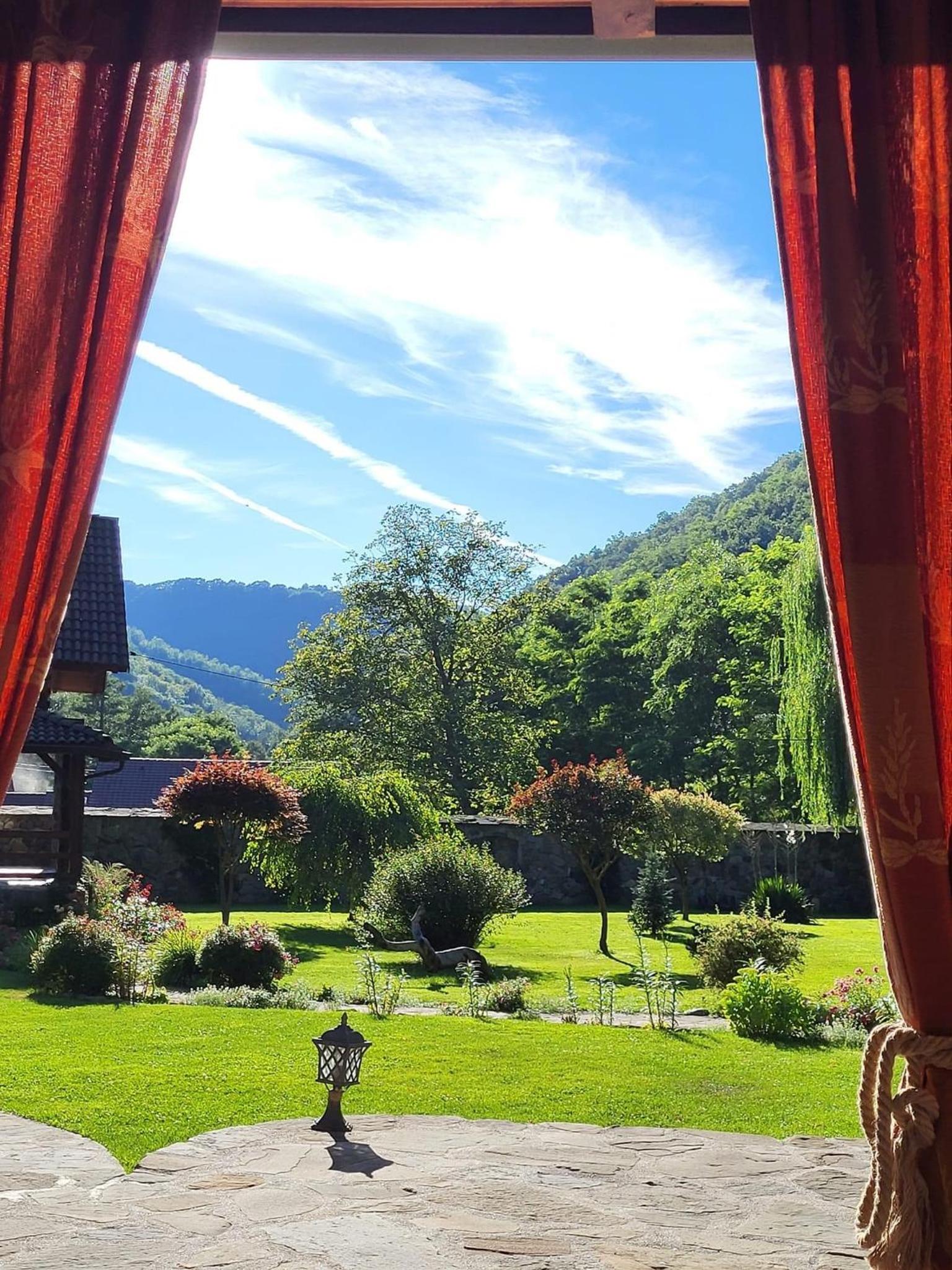 Casa de Piatra view 2