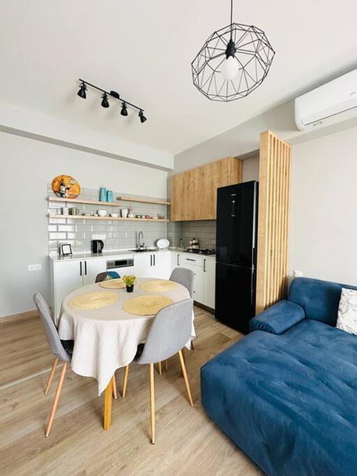 Cozy apartment by the sea view 3