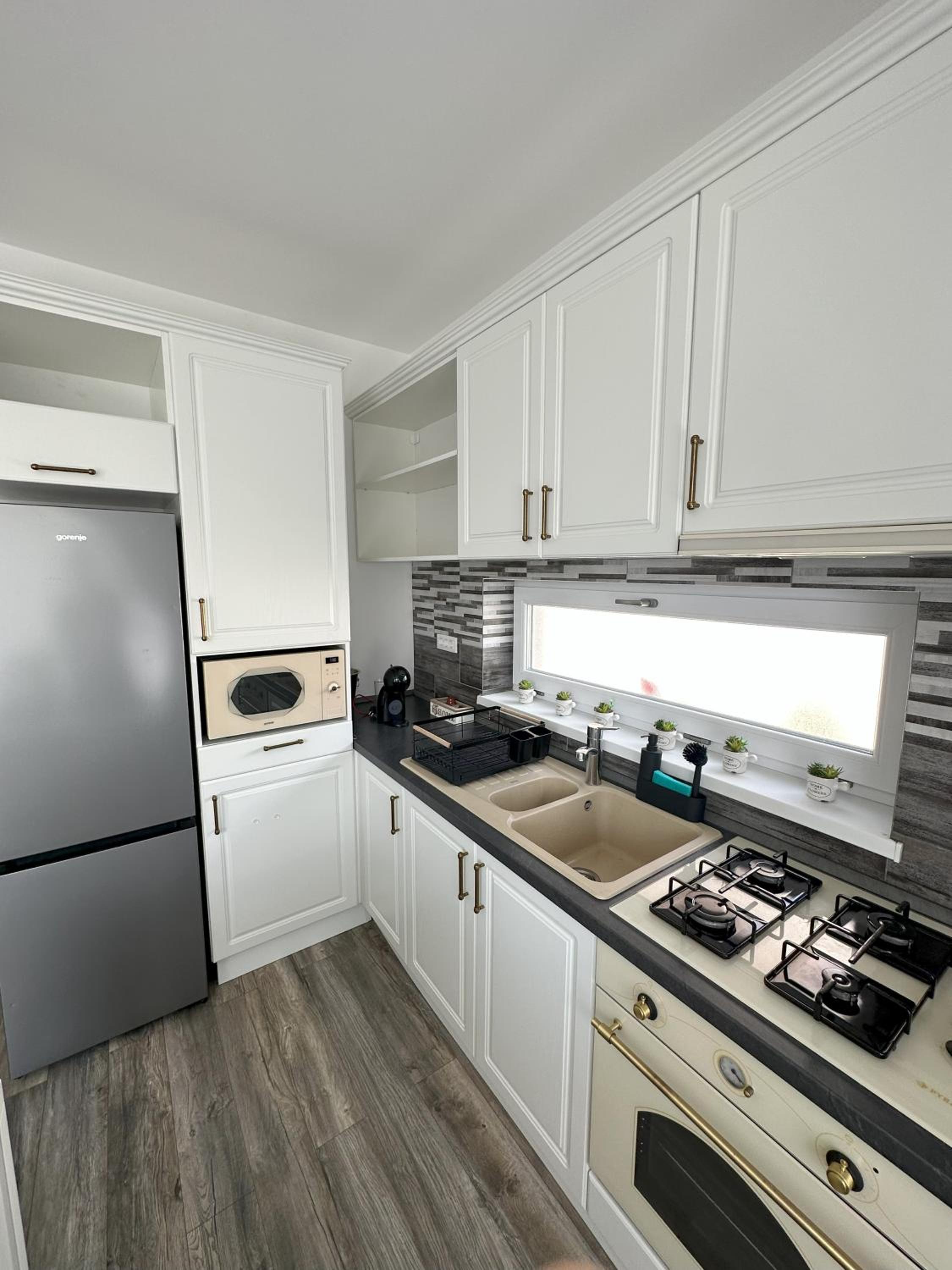 elisio - Maple House view 2