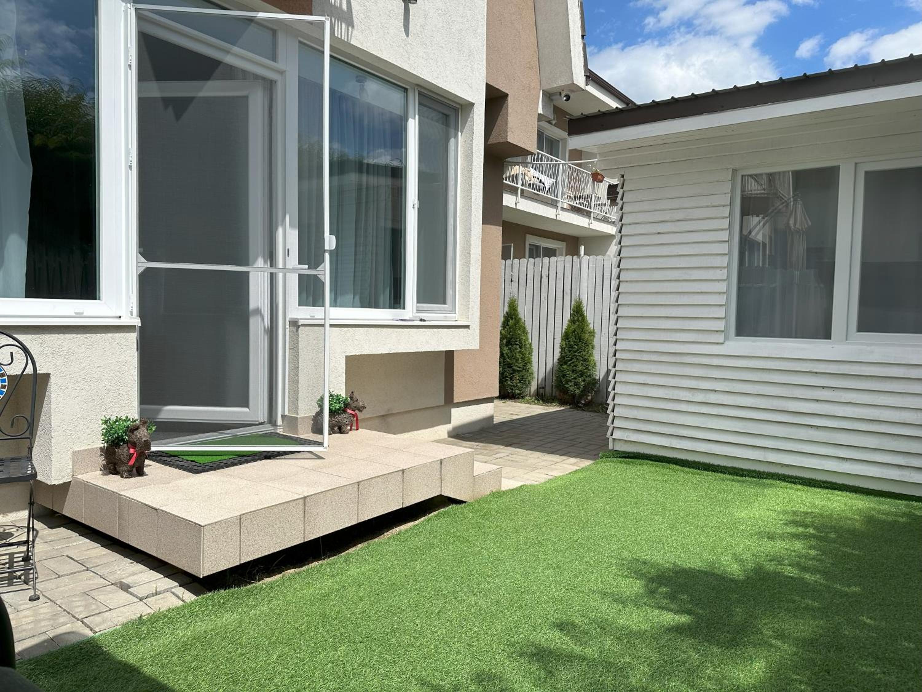 elisio - Maple House view 3