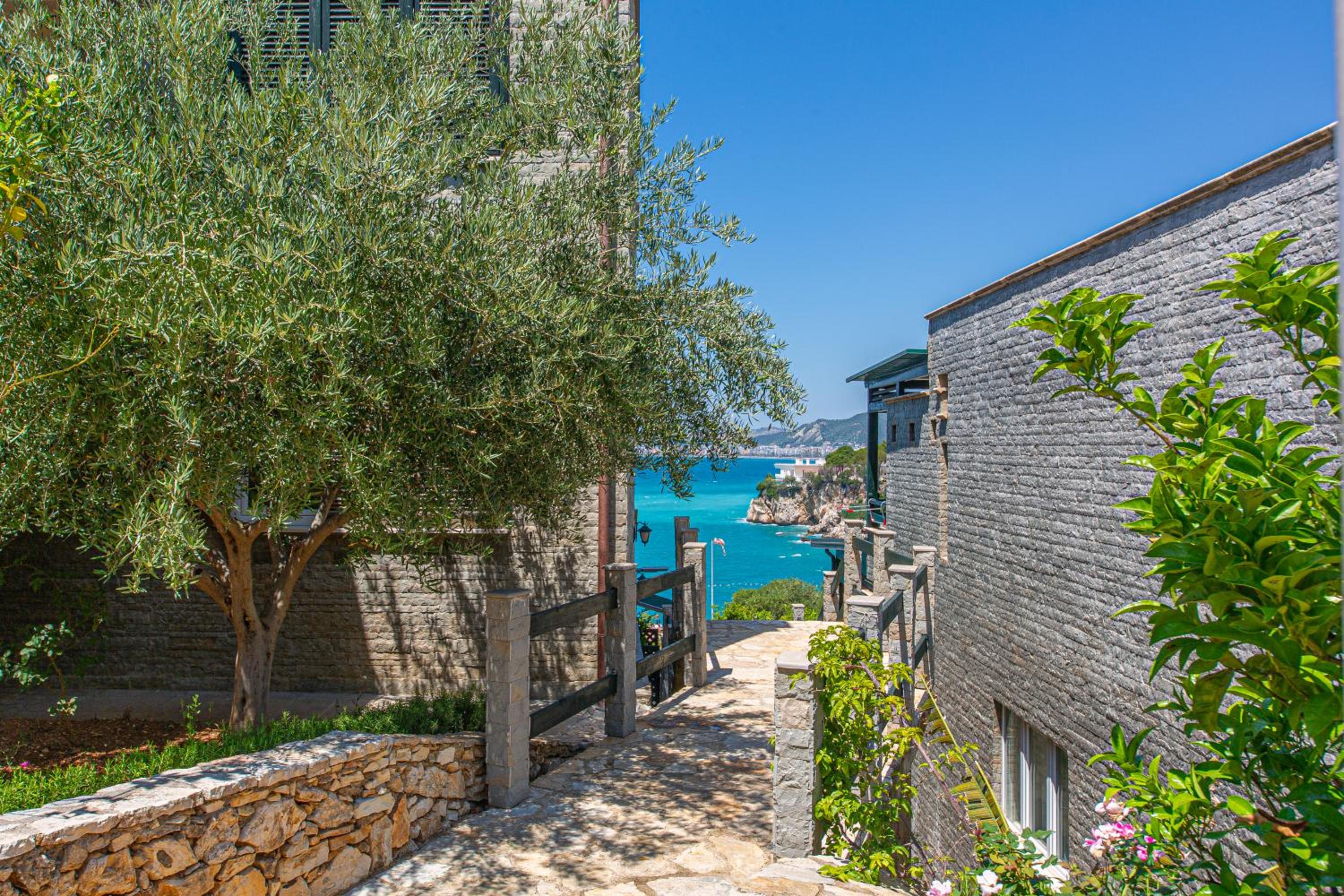 Luxury Villa 4