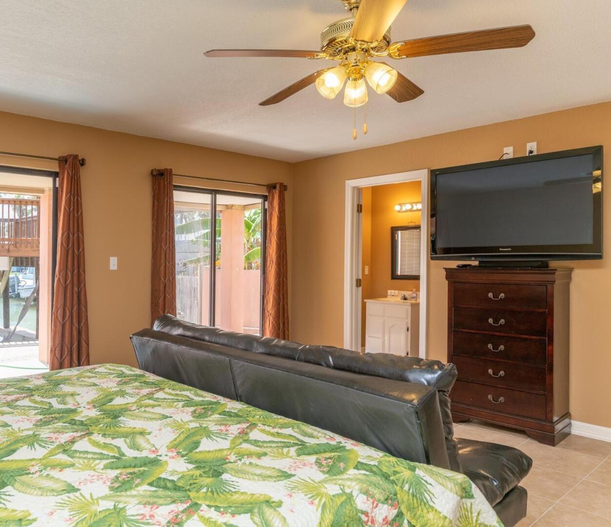 Waterfront townhome with private deck & boat slip! view 5