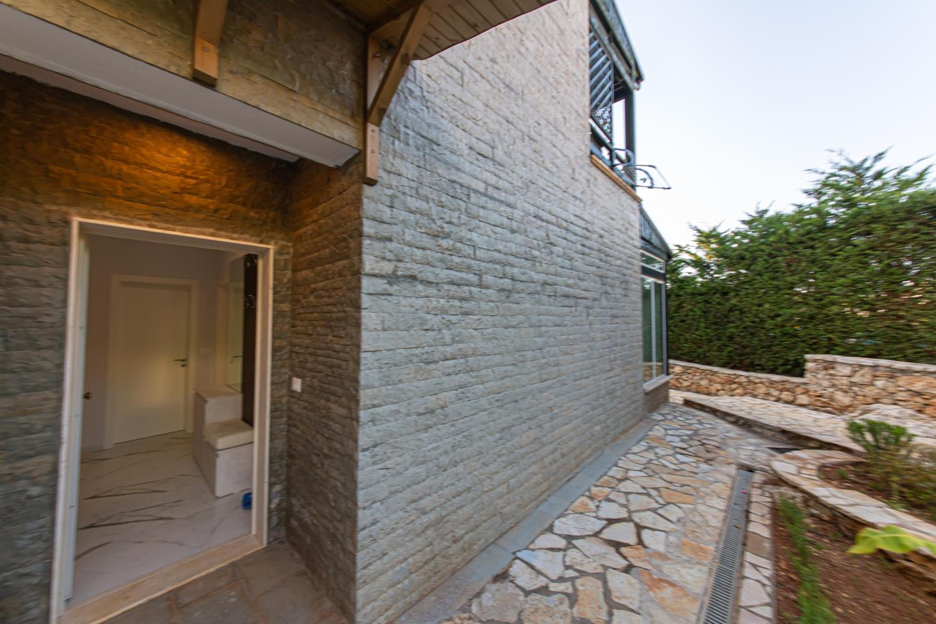 Luxury Villa 5