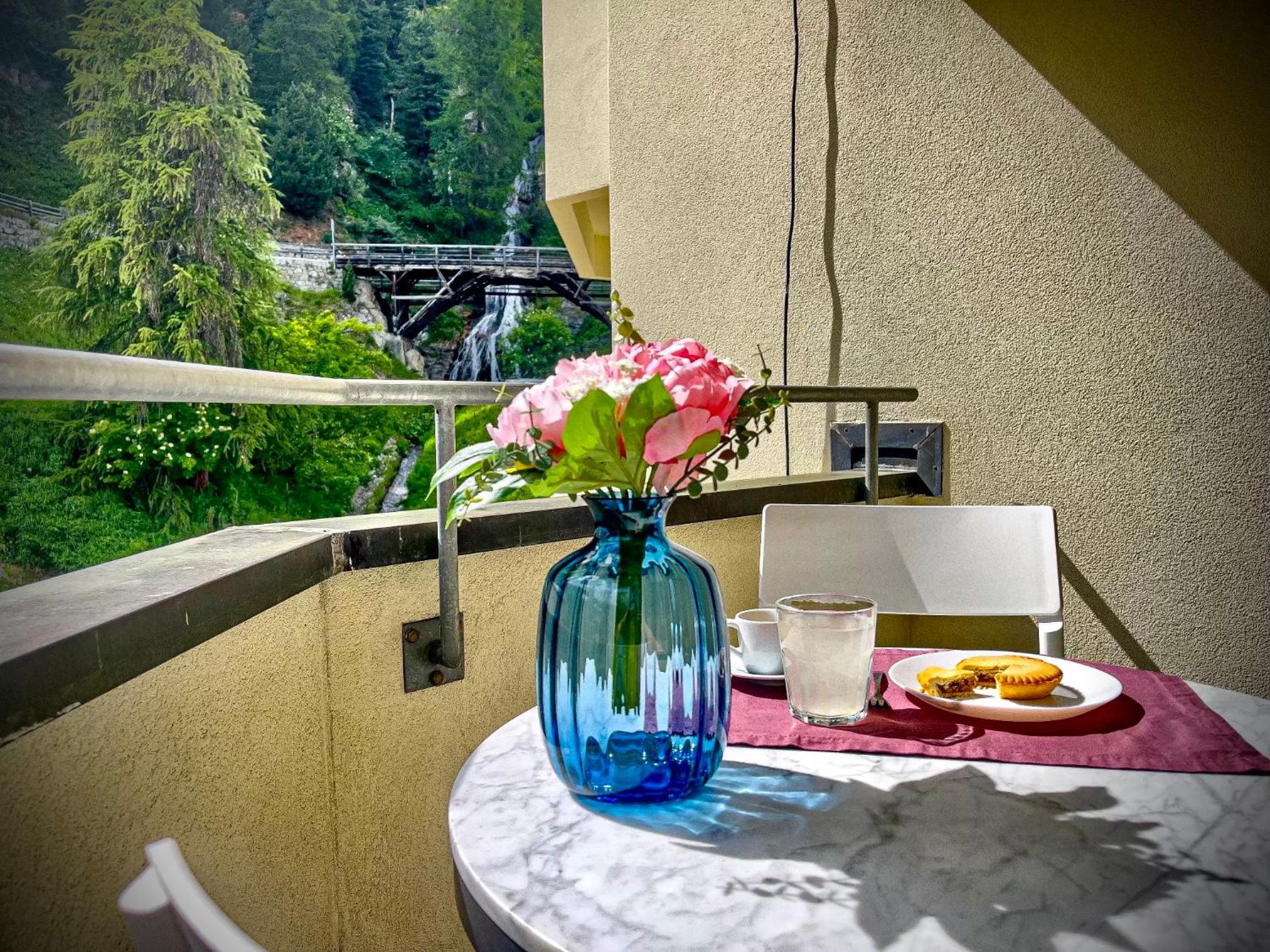 Wasserfall - Zentrum - Balkon - Seeblick - Küche