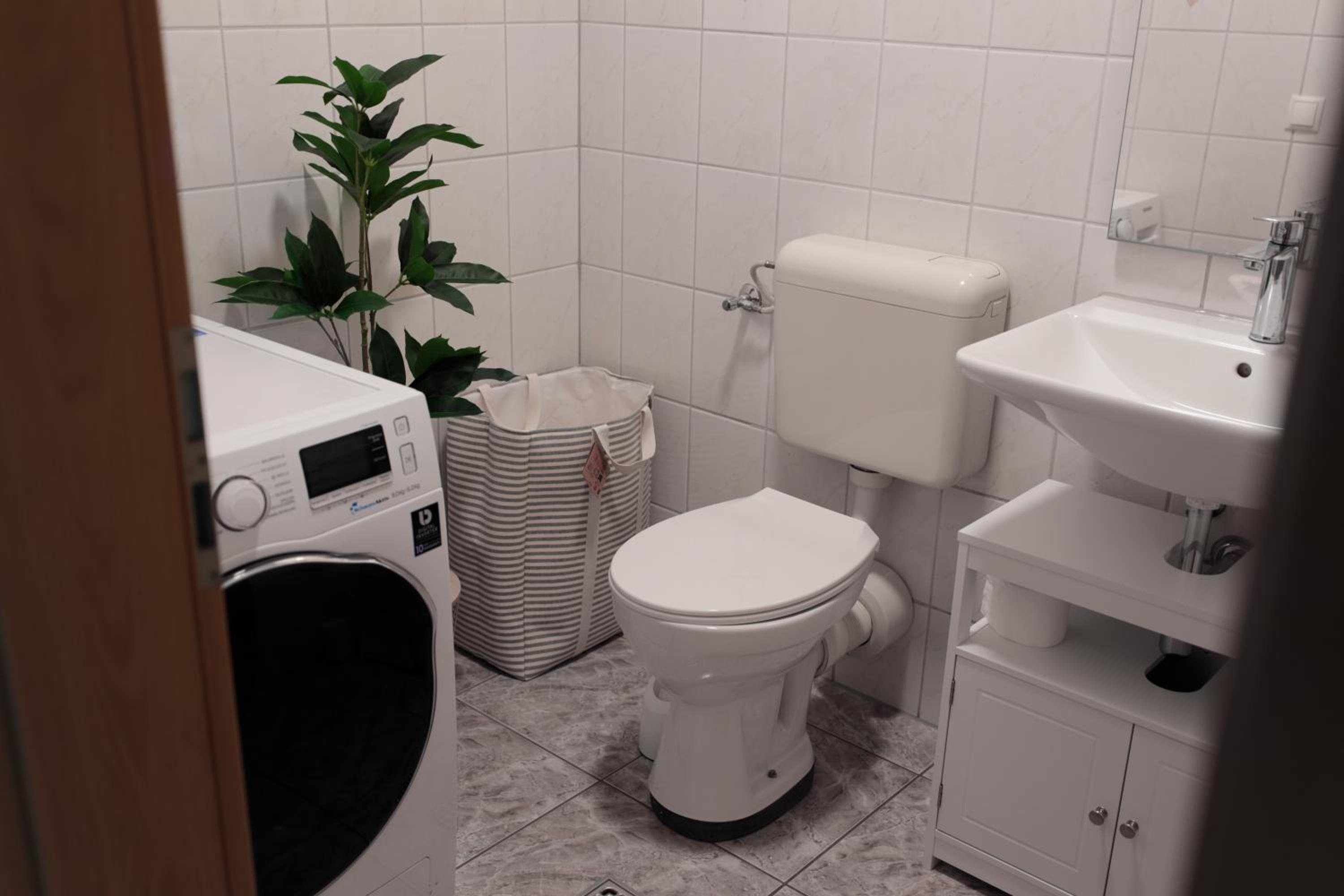 Goldhouse - Sauna, Whirlpool, Switch, Darts & mehr