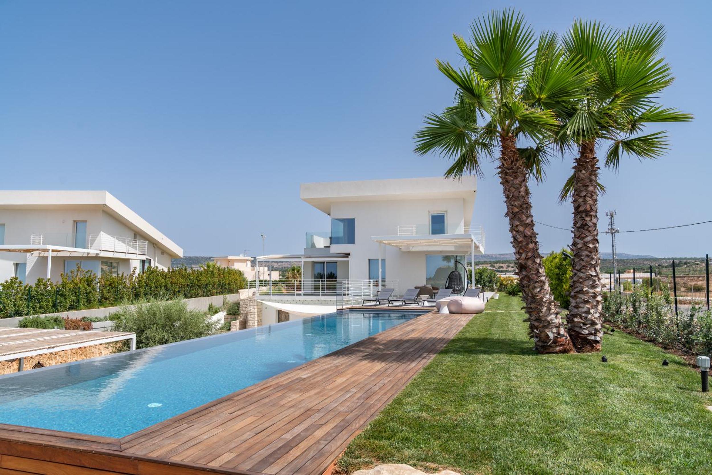 Villa Ludamu Luxury Home view 2