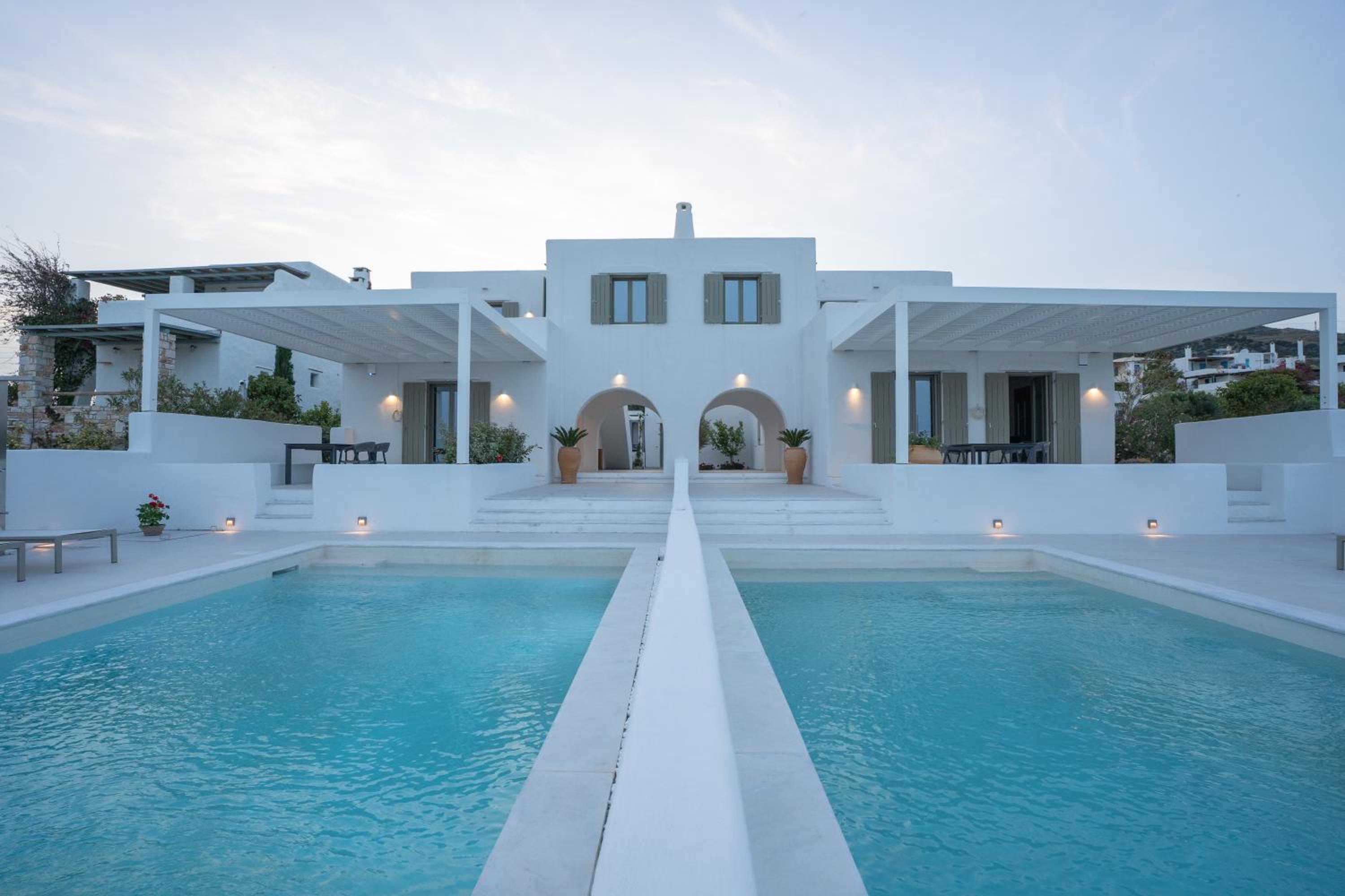 Hotel Paros Breeze Luxury Villa - Image 1