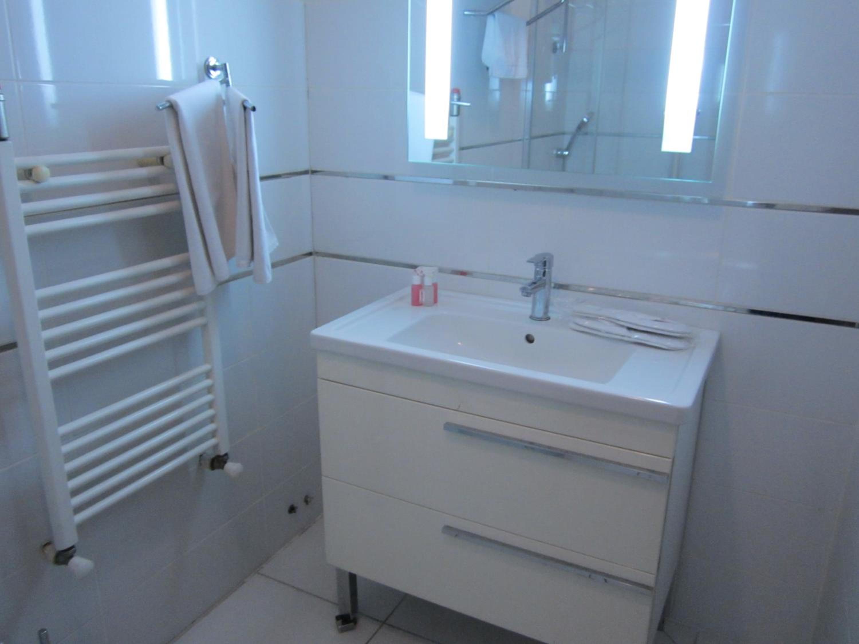 Derpa Otel - Image 115