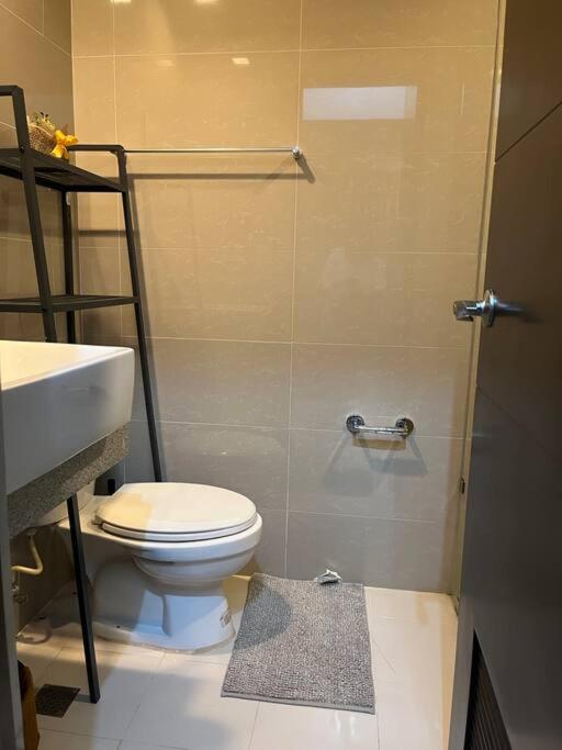 BGC Uptown Mall Suite photo 2