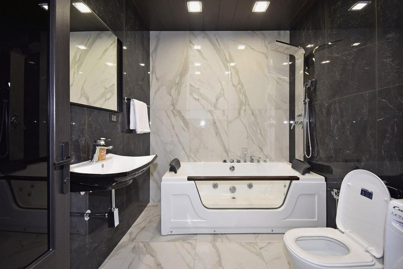 LUXUARY 2 Bedroom Apartment ,Centre, NEW Buiding