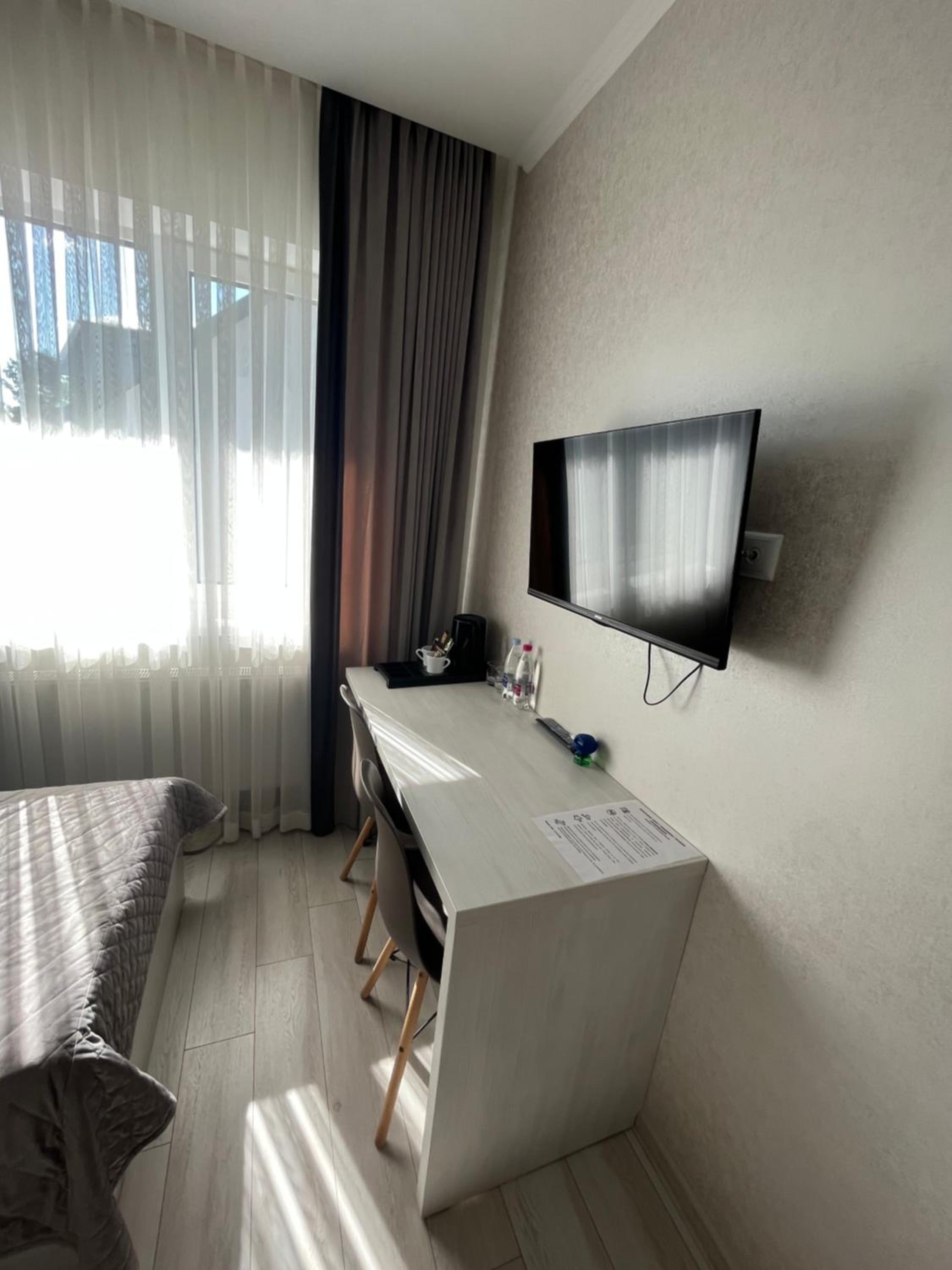 Photo 18