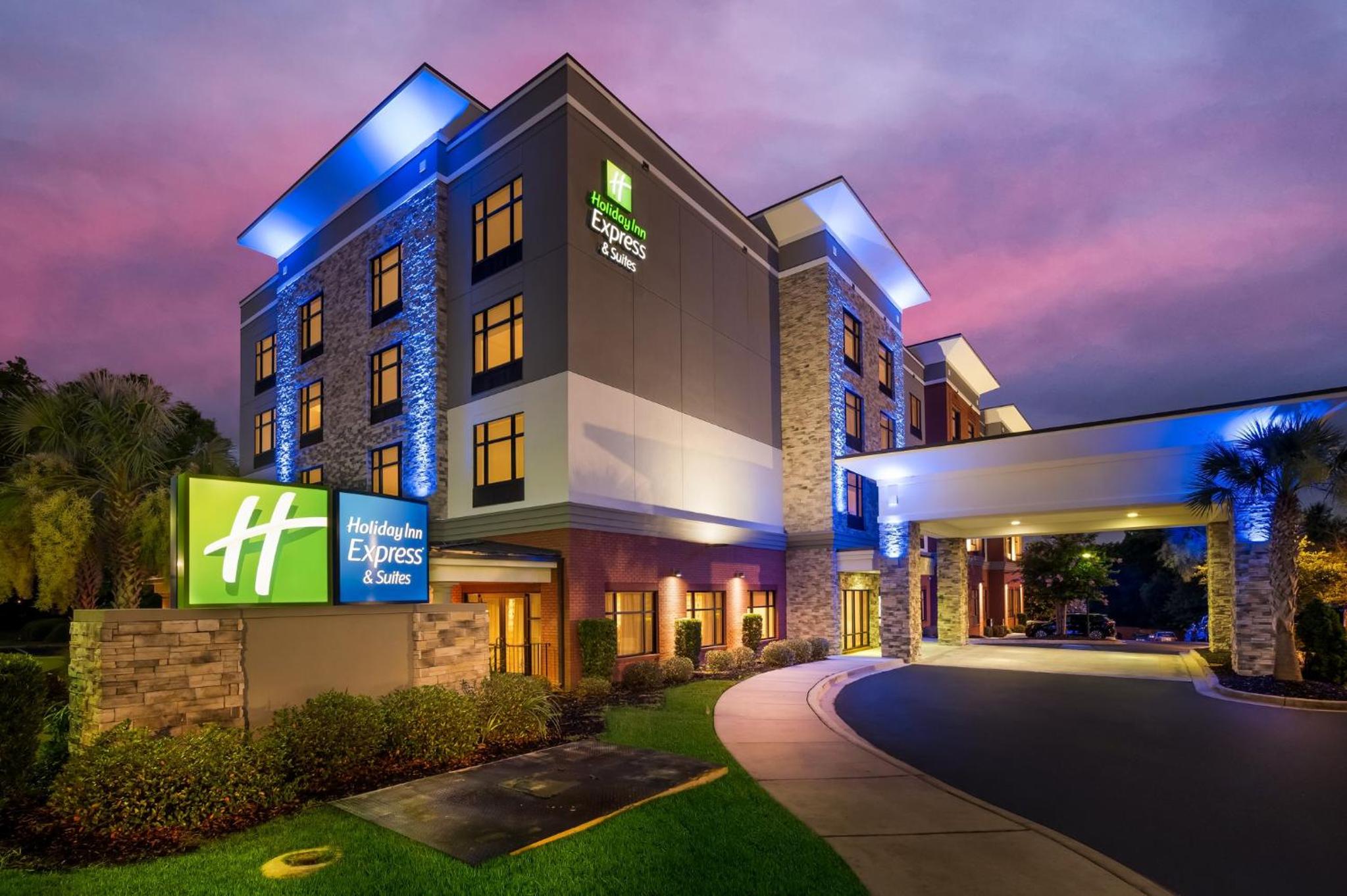 Hotel Holiday Inn Express & Suites Lexington, an IHG Hotel - Image 1