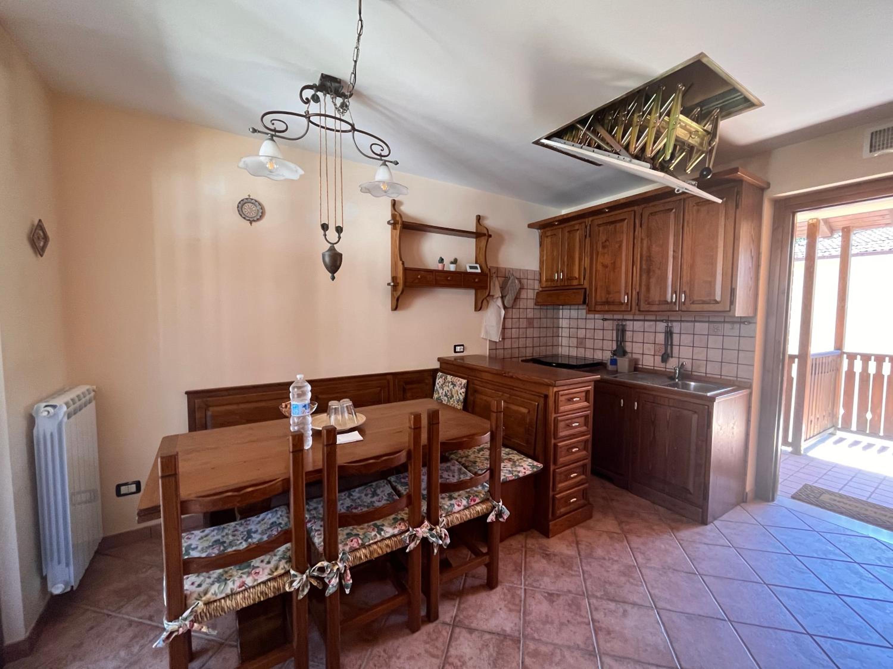 Appartamento su due piani a Rovere view 5