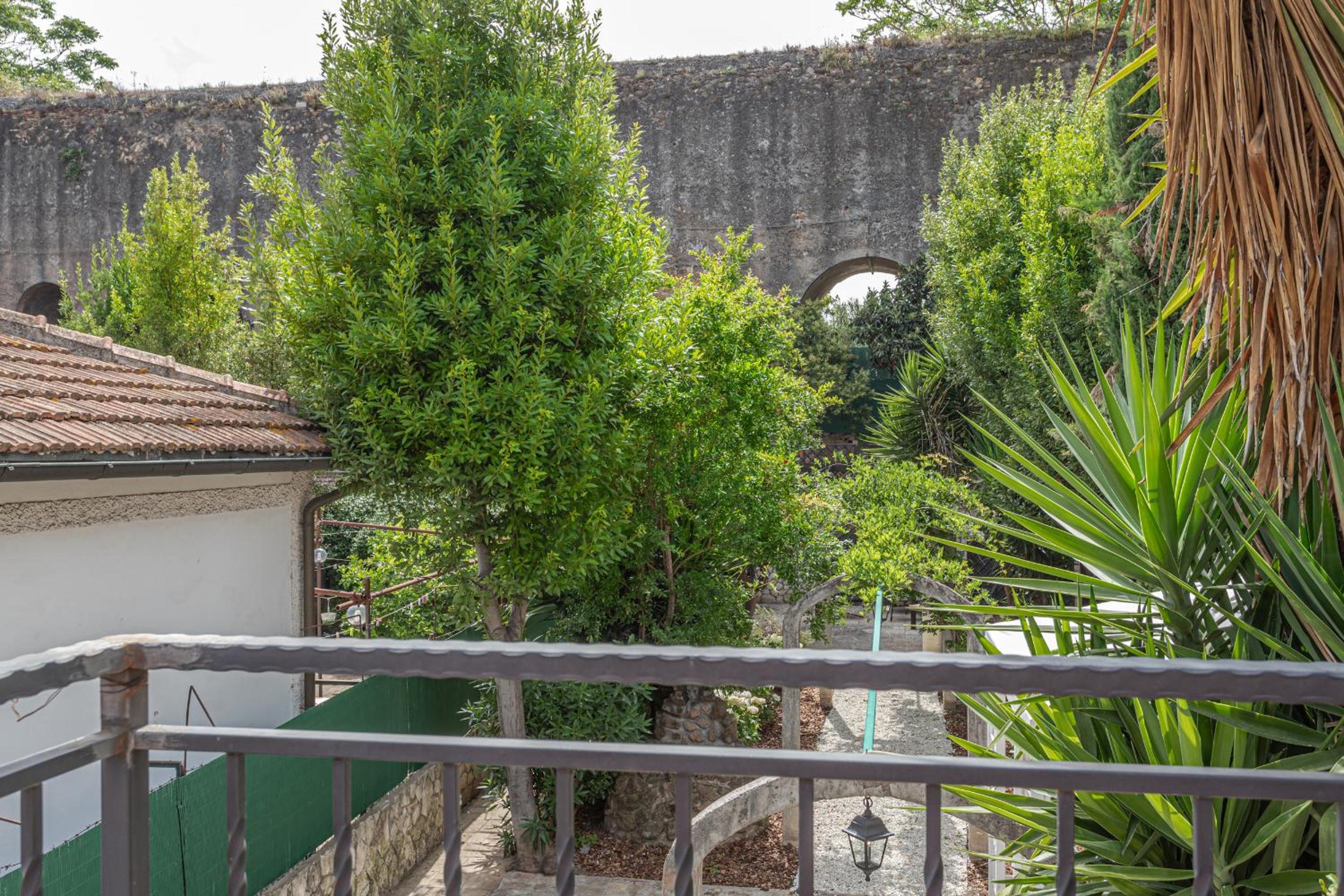 BBHOME Domus aquae inside of appia antica park