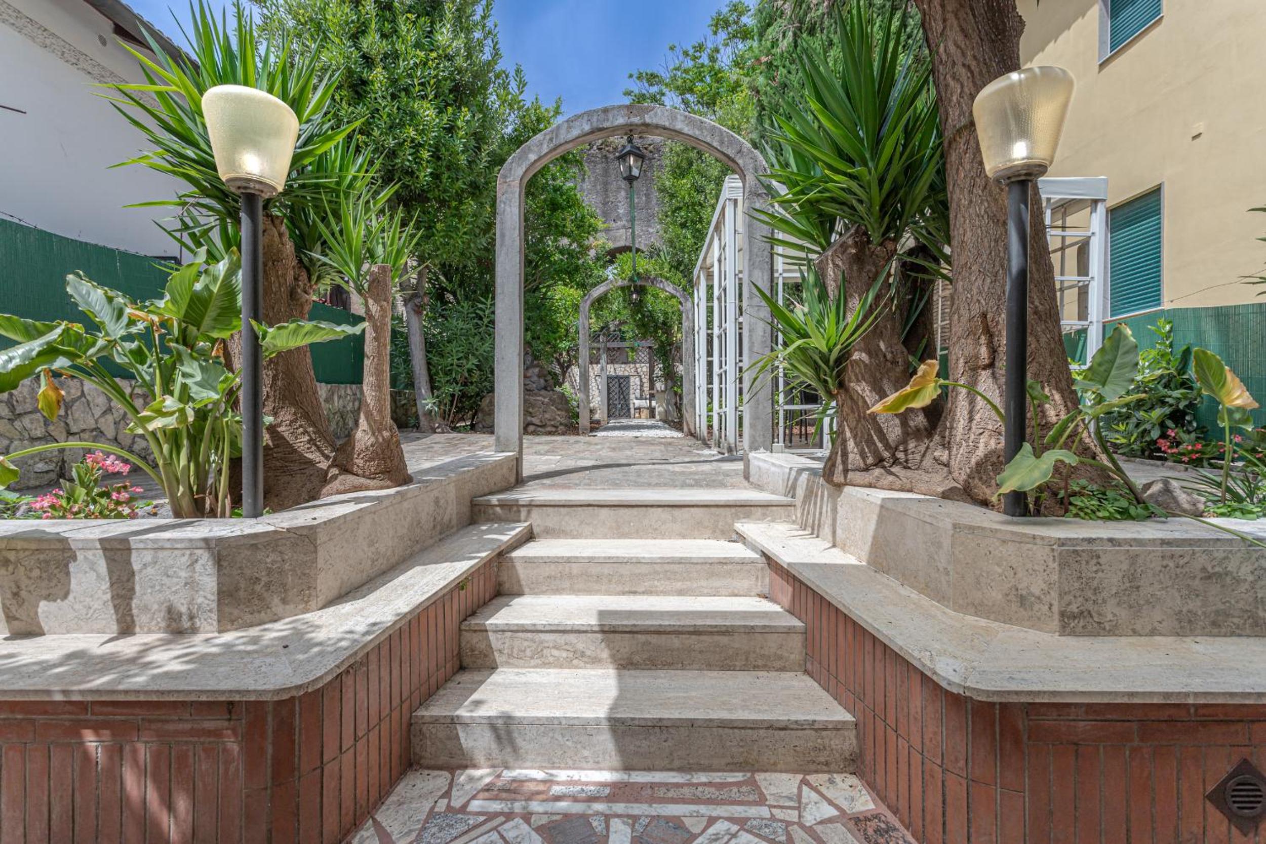 BBHOME Domus aquae inside of appia antica park