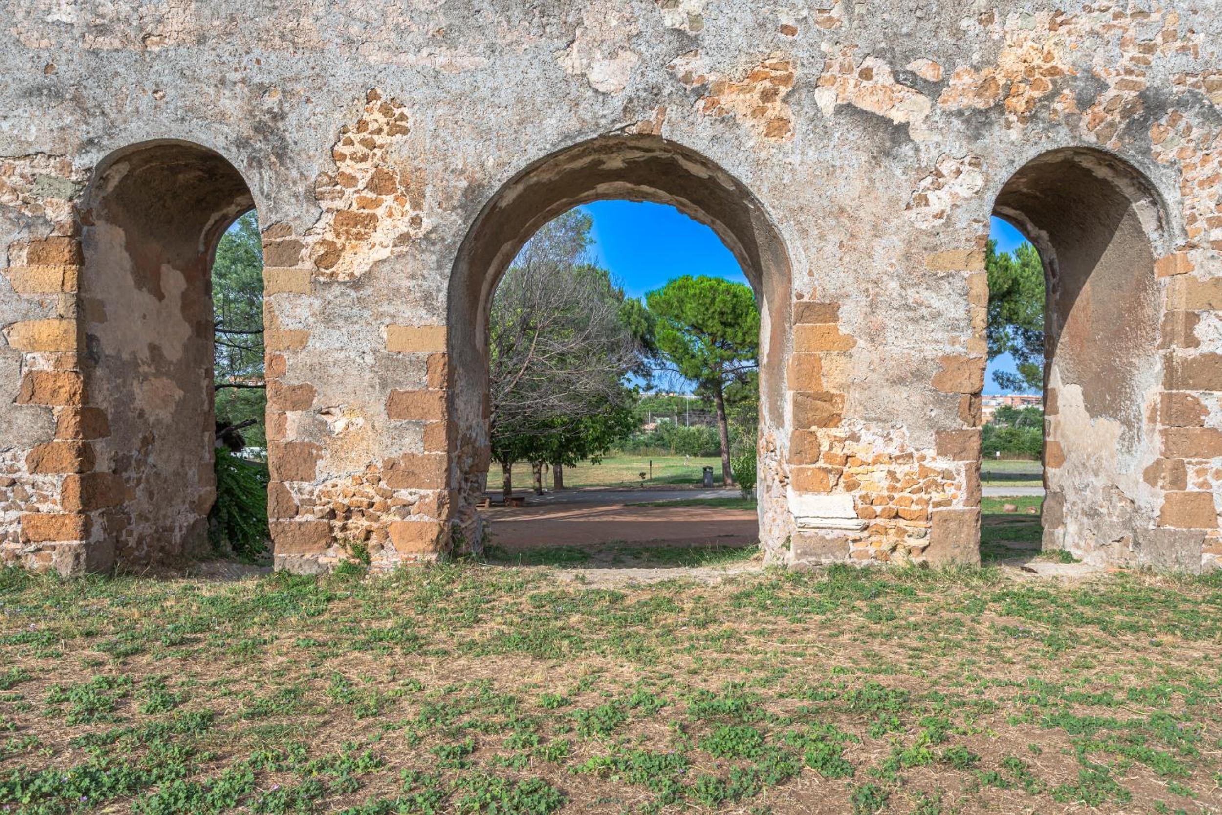 BBHOME Domus aquae inside of appia antica park