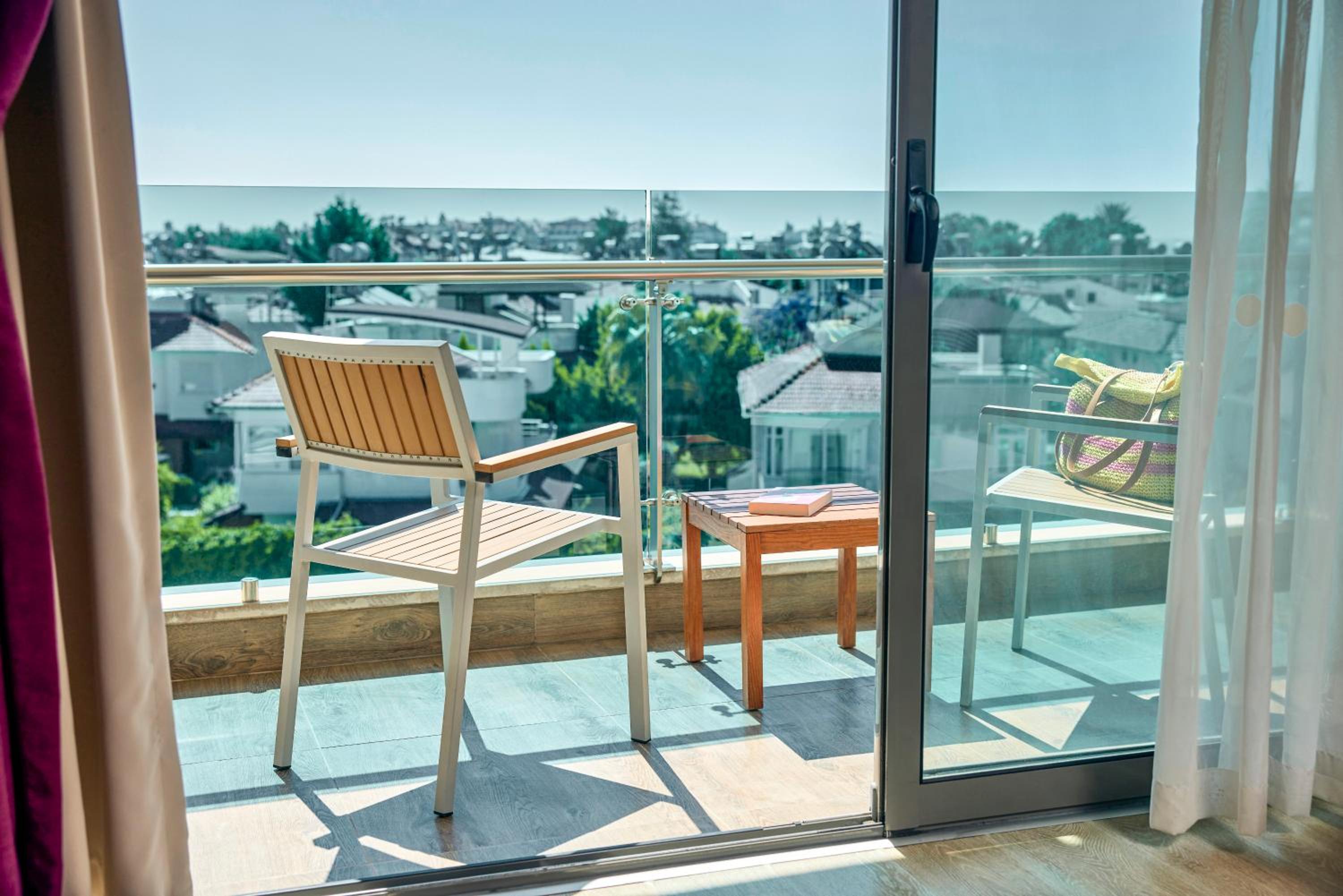 balcony