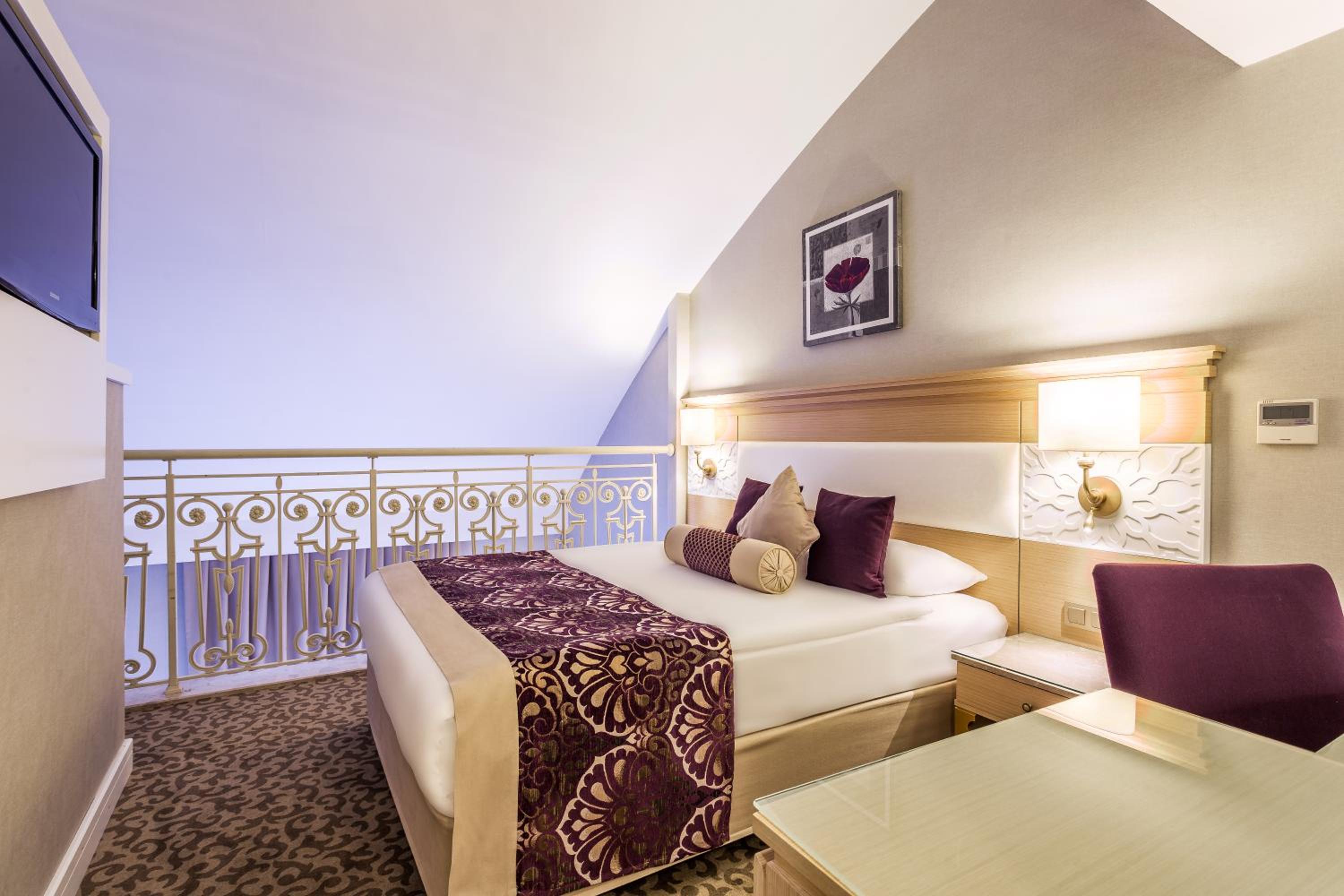 Villa Side Residence - Image 25