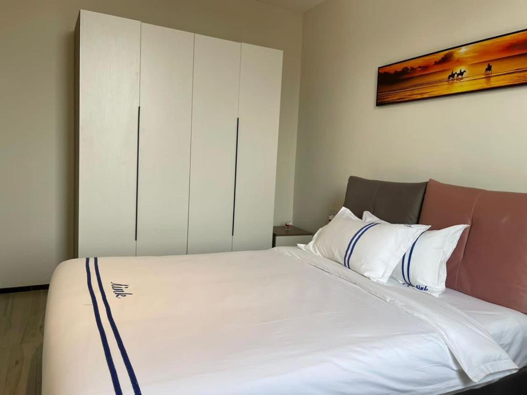 Claire Aparthotel