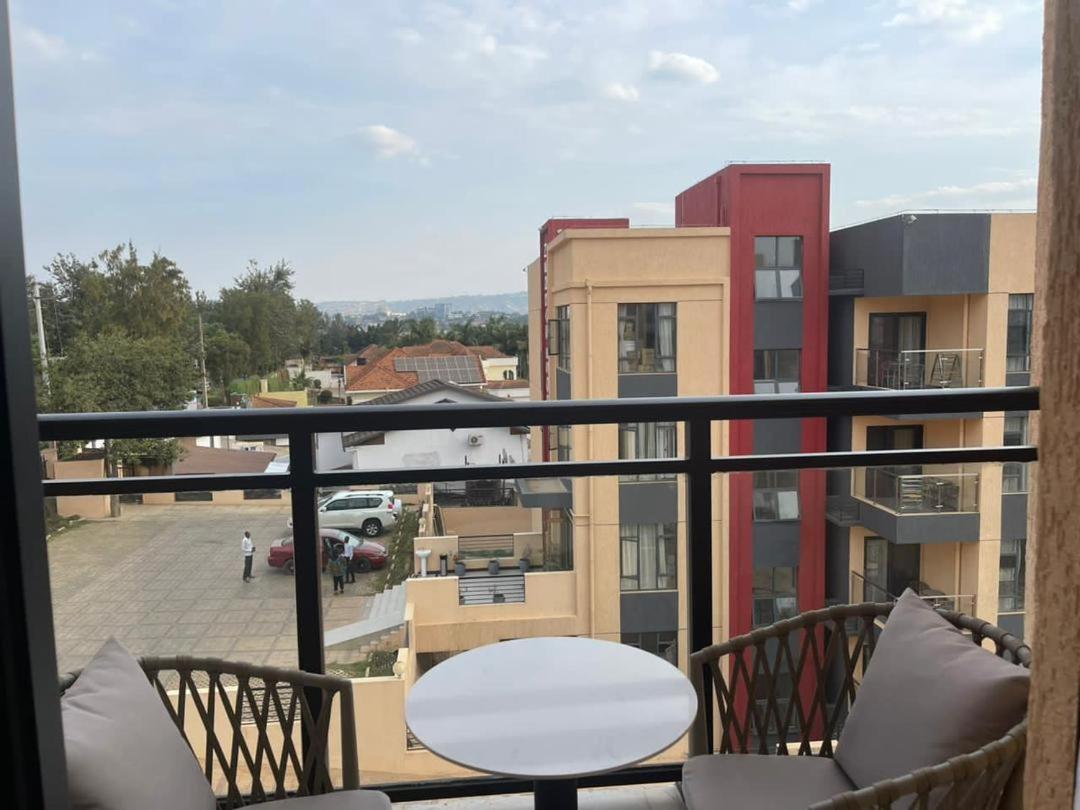 Claire Aparthotel