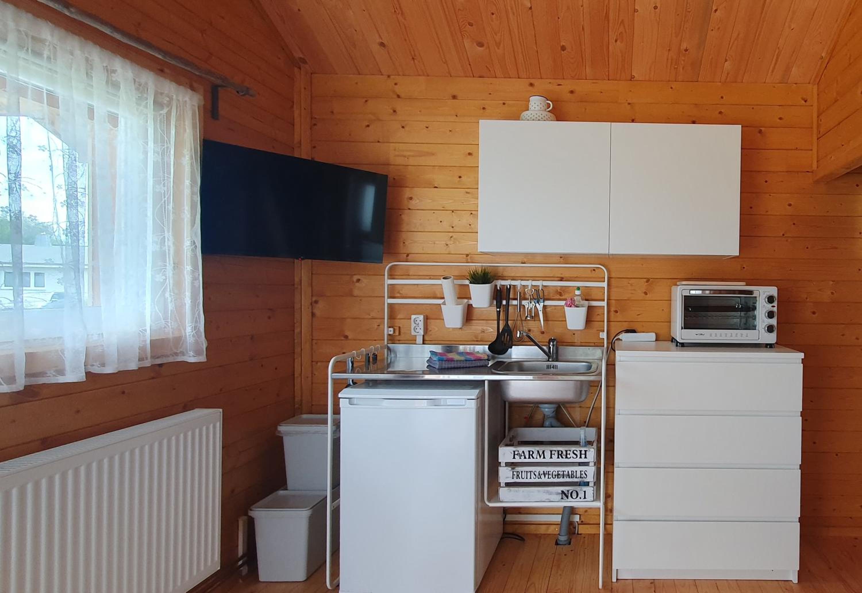 Peenehof Köppen - Ferienwohnungen & Schlaffässer