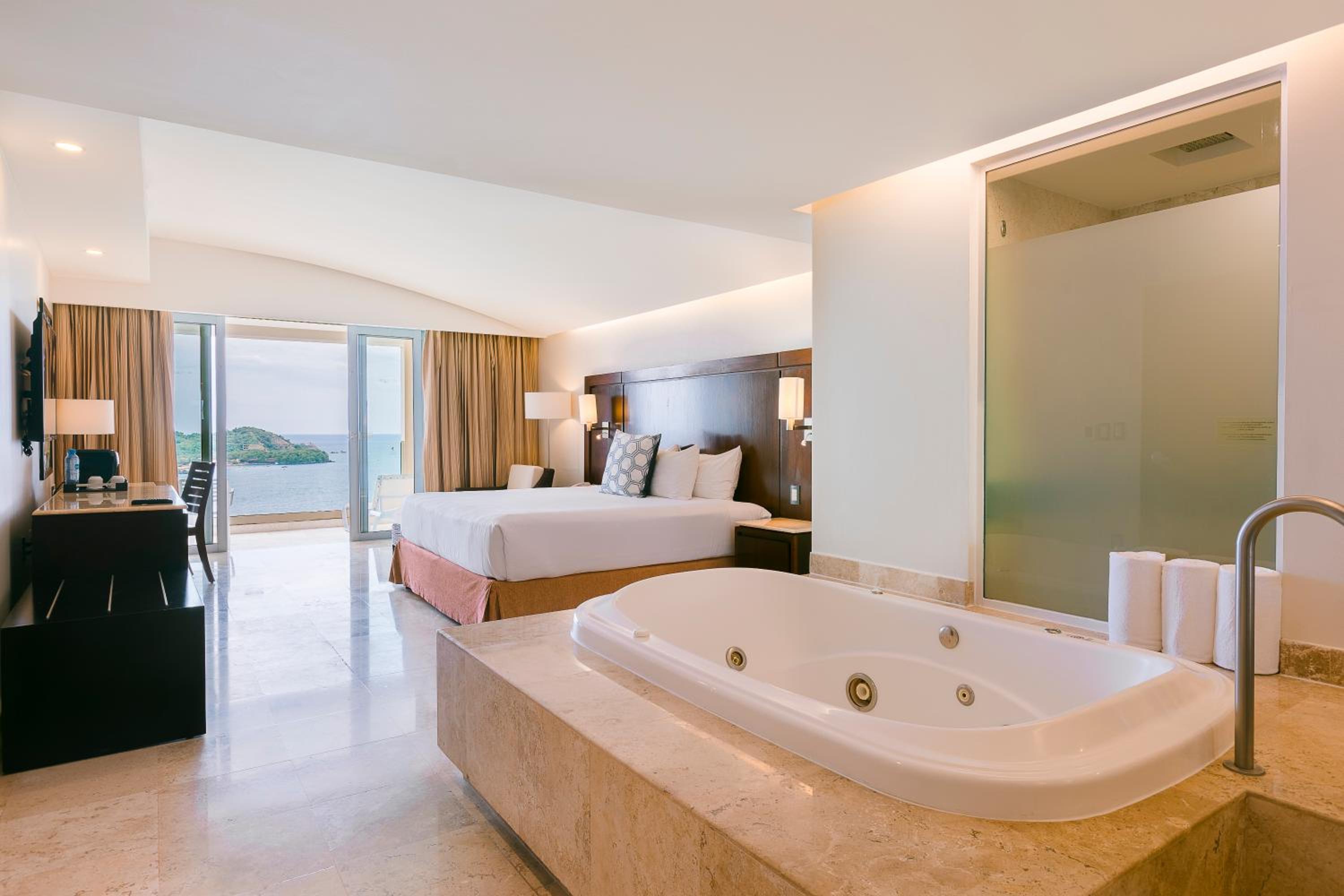 Azul Ixtapa Grand All Inclusive Suites - Spa & Convention Center view 2
