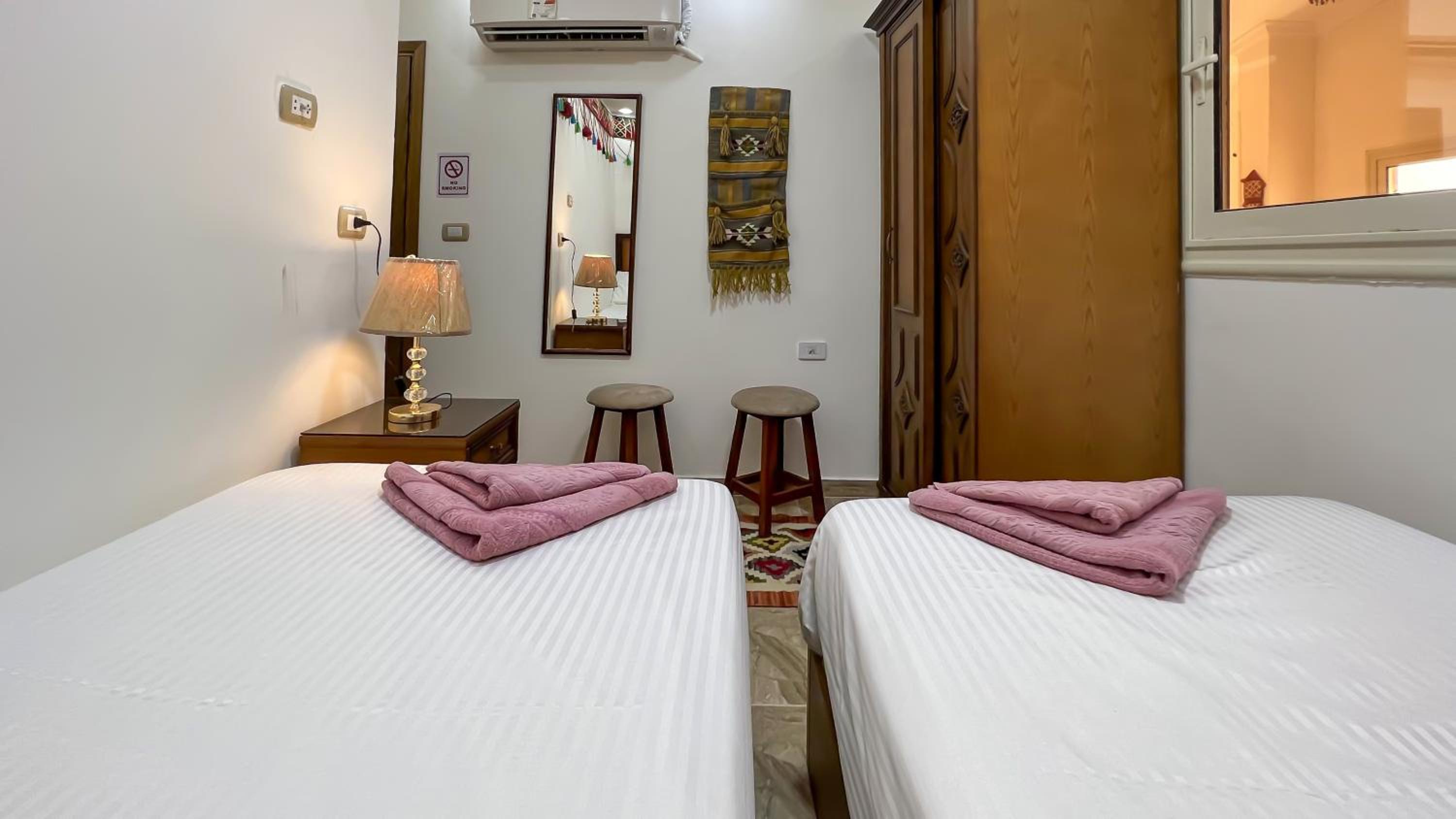 Atlantis Pyramids Inn New